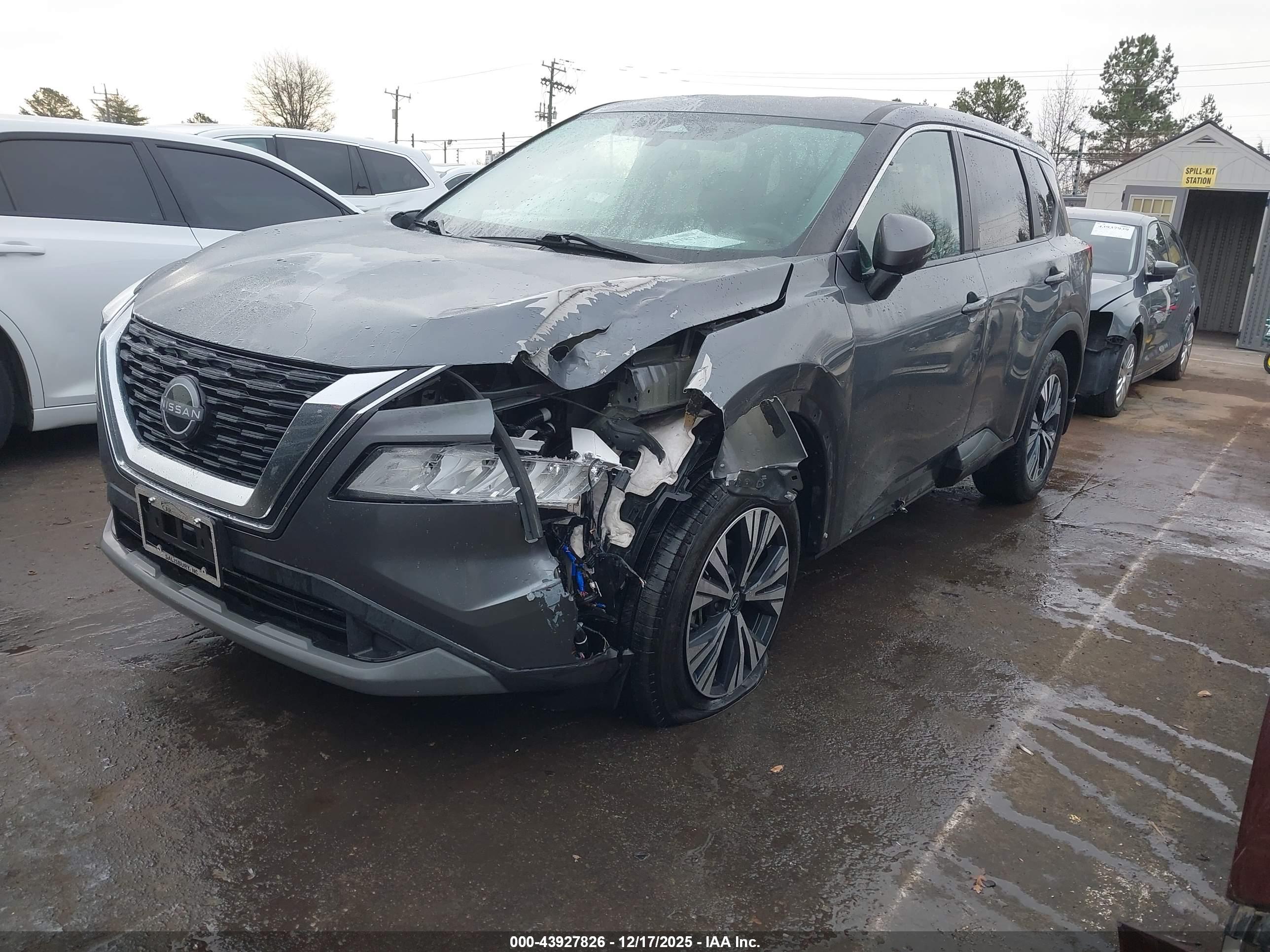 NISSAN ROGUE image 2