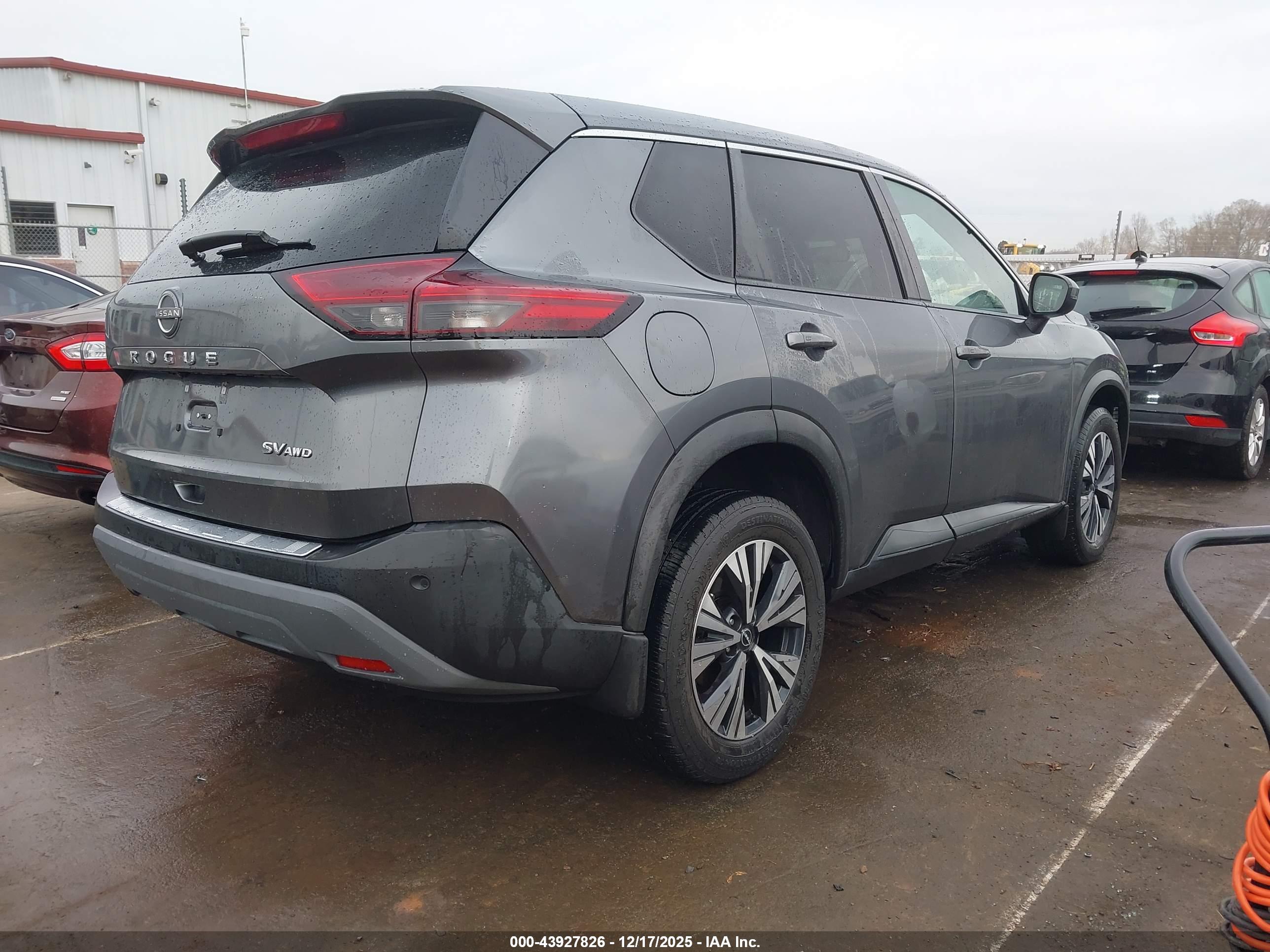 NISSAN ROGUE image 4