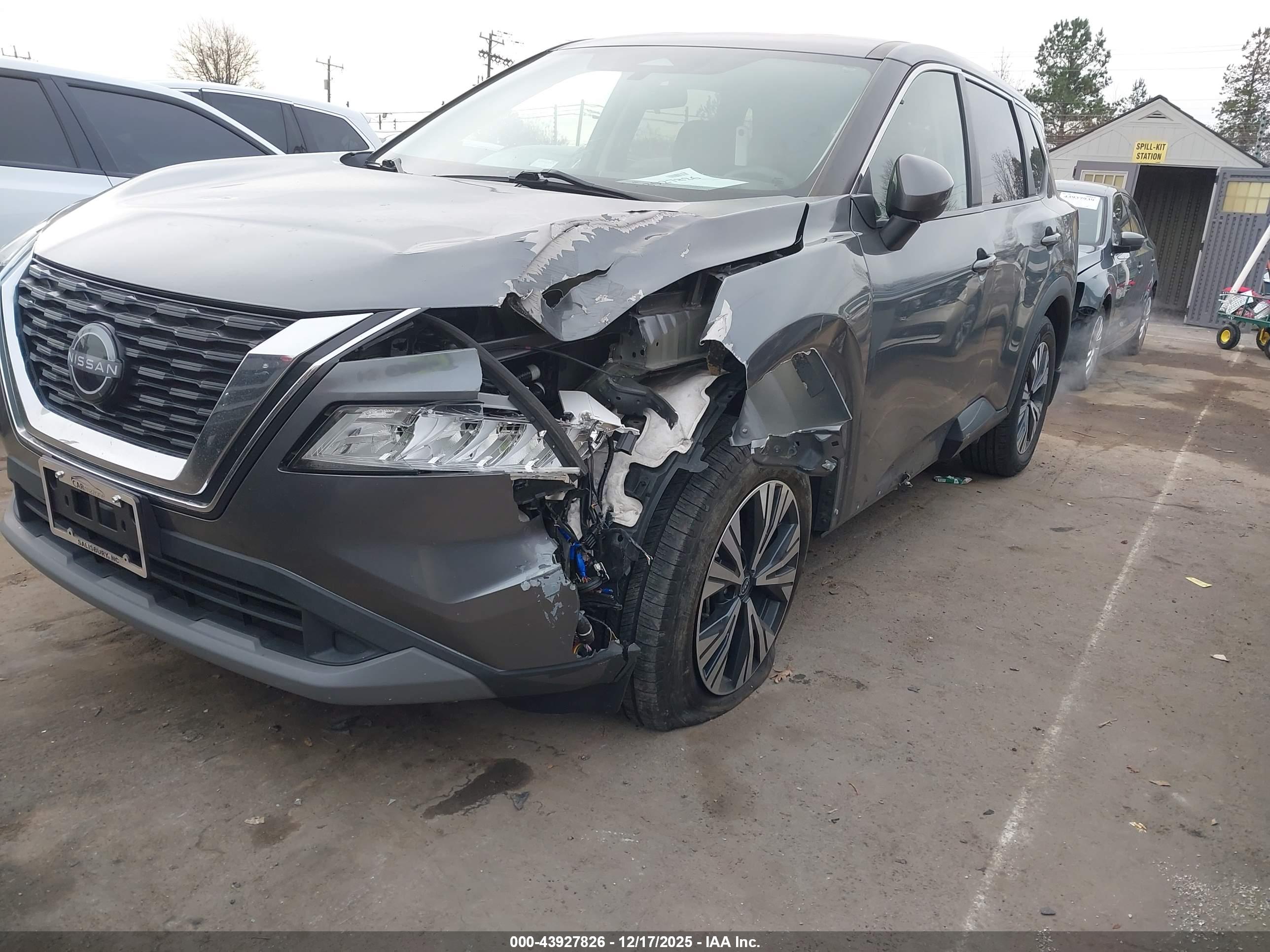 NISSAN ROGUE image 6