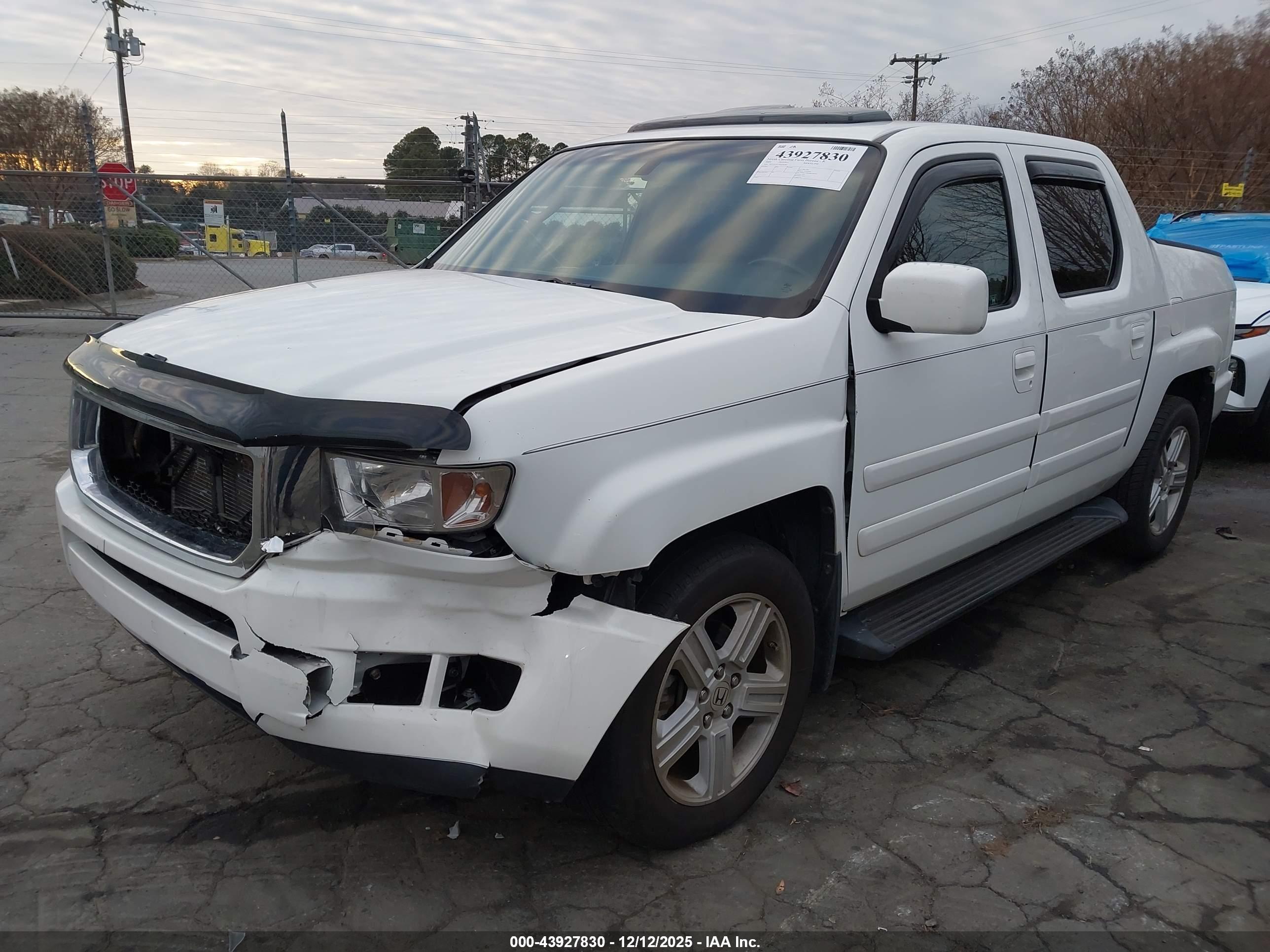 HONDA RIDGELINE image 2
