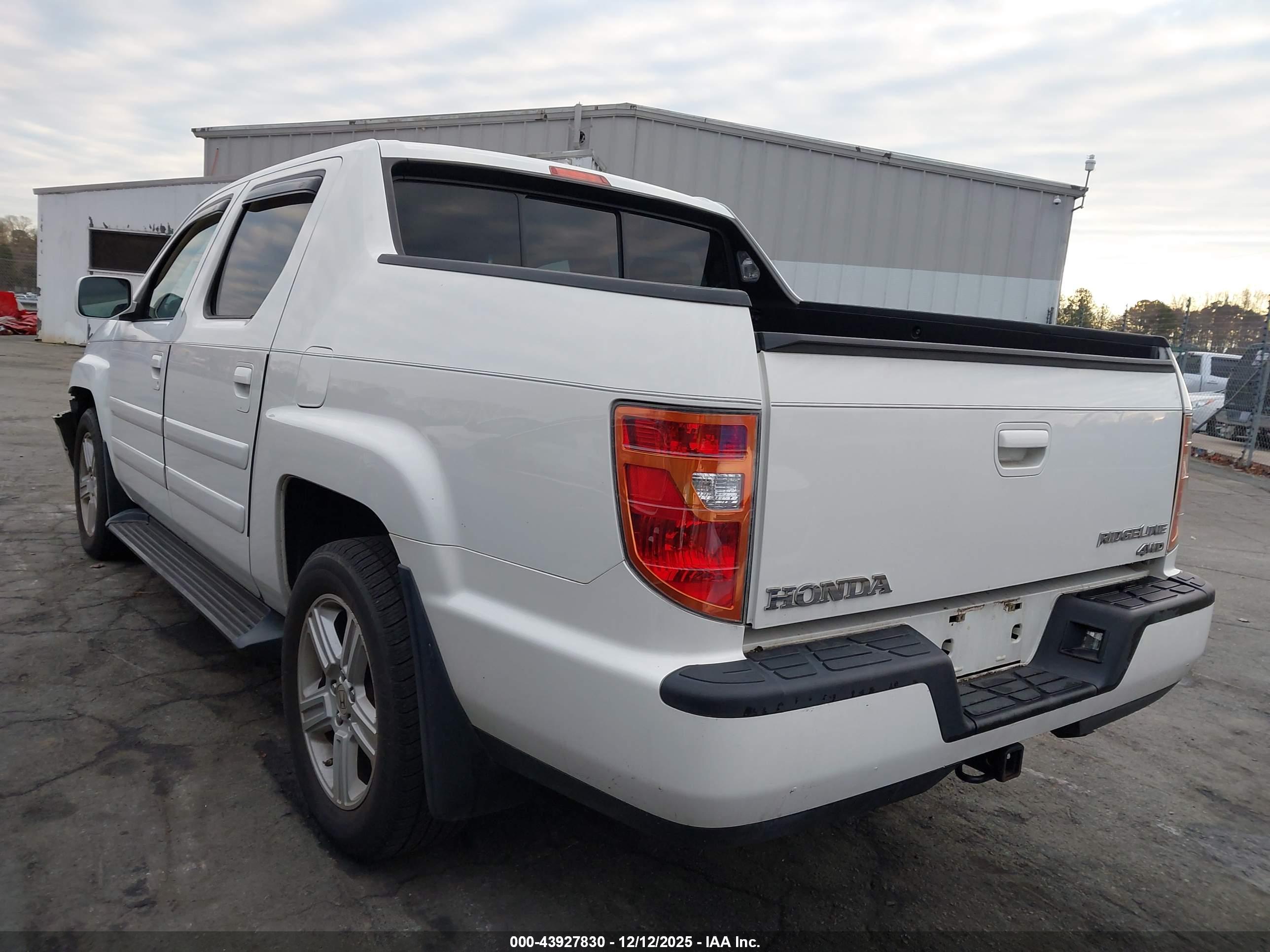 HONDA RIDGELINE image 3