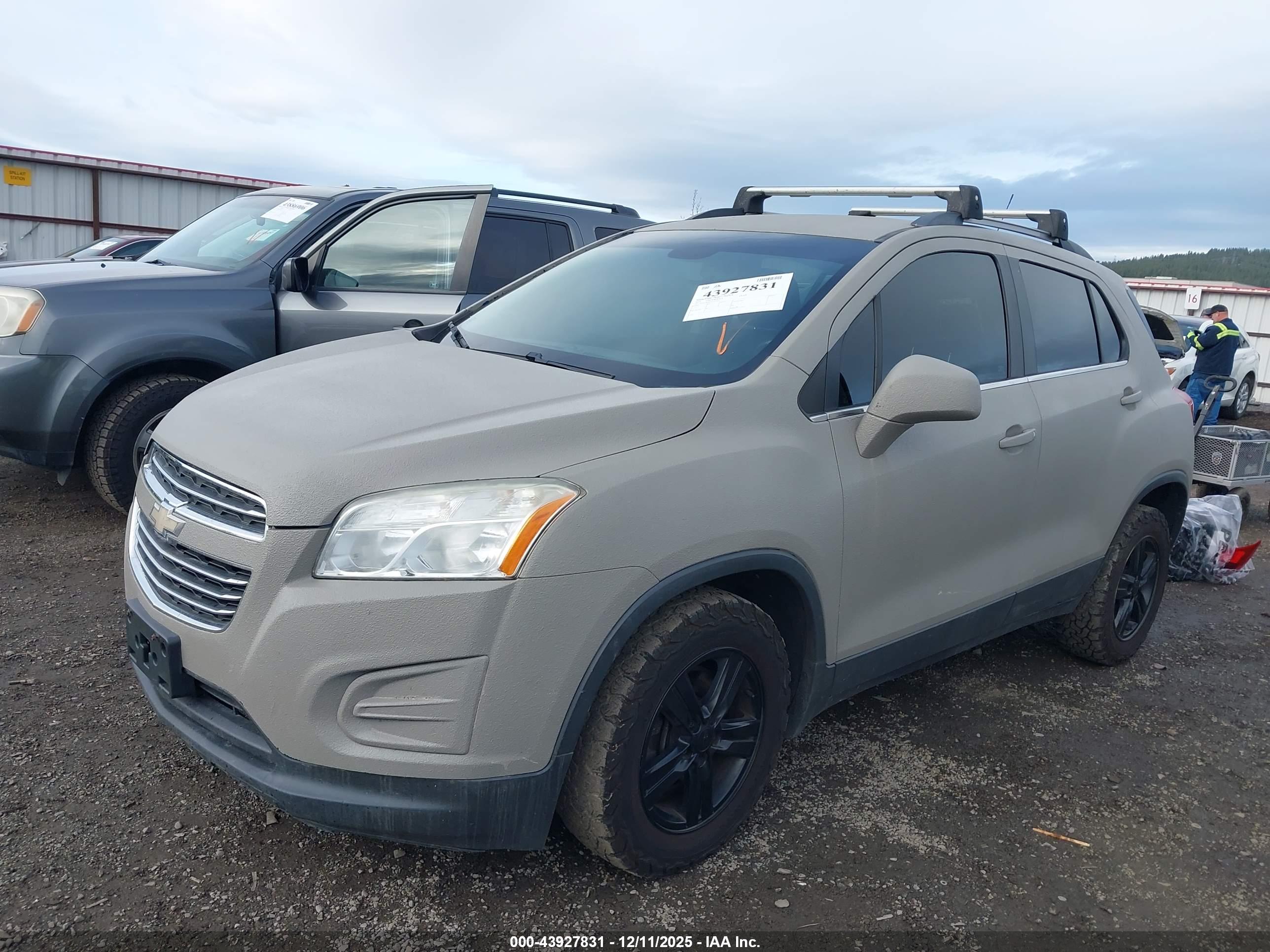 CHEVROLET TRAX image 2