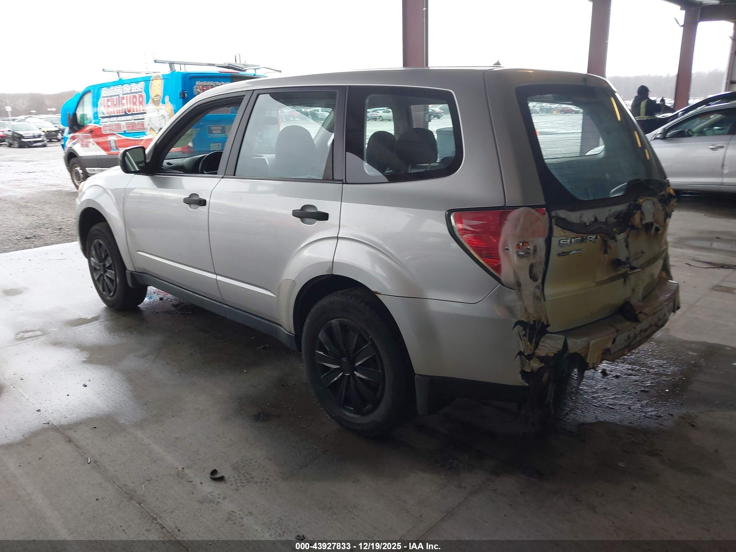 SUBARU FORESTER image 3