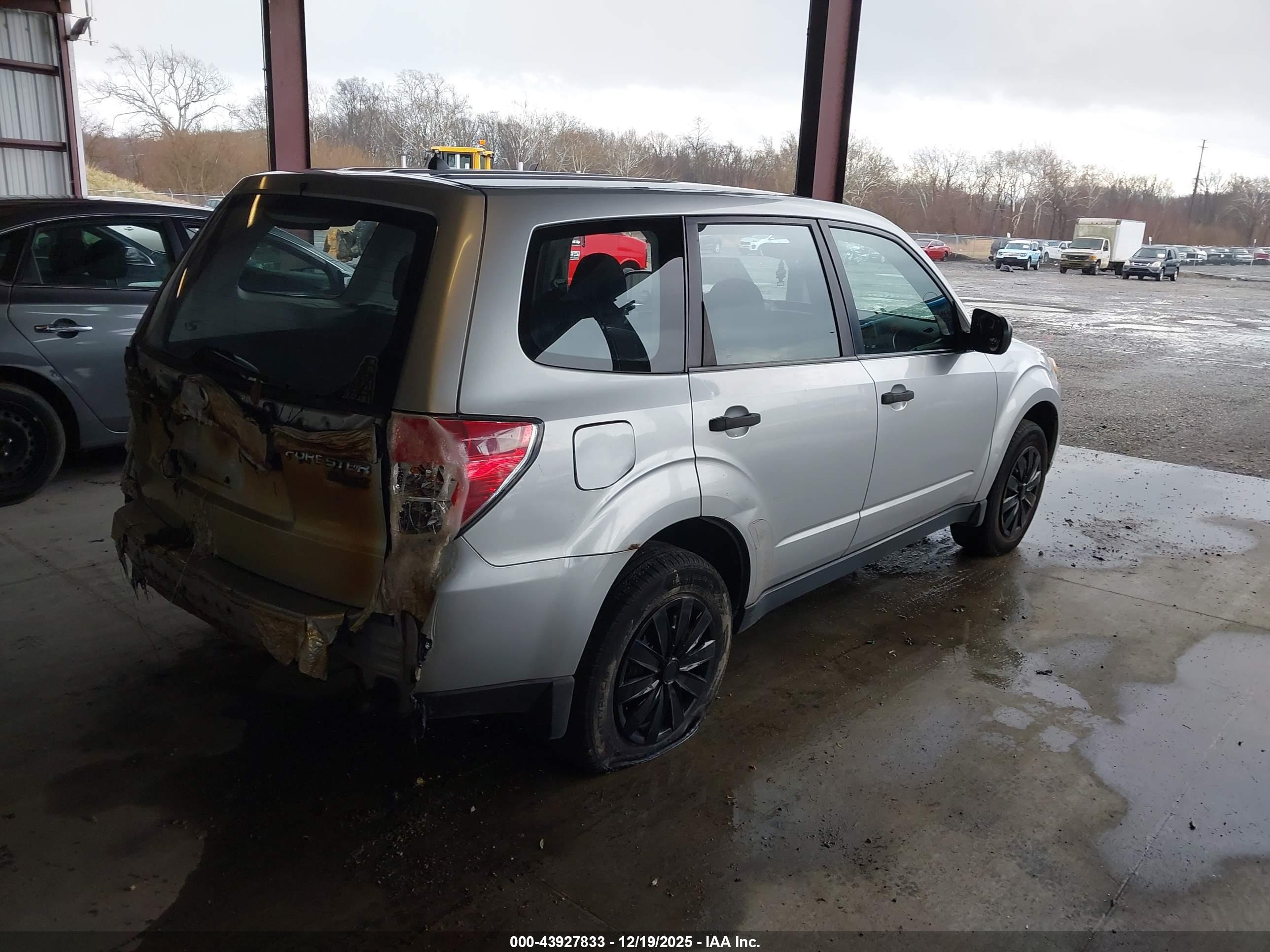 SUBARU FORESTER image 4