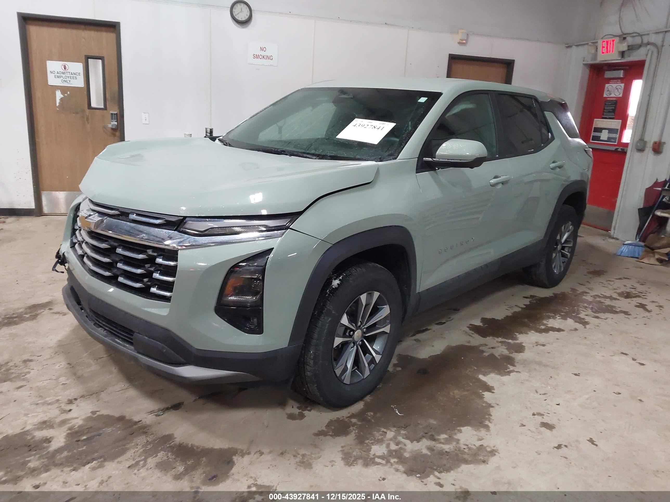 CHEVROLET EQUINOX image 2