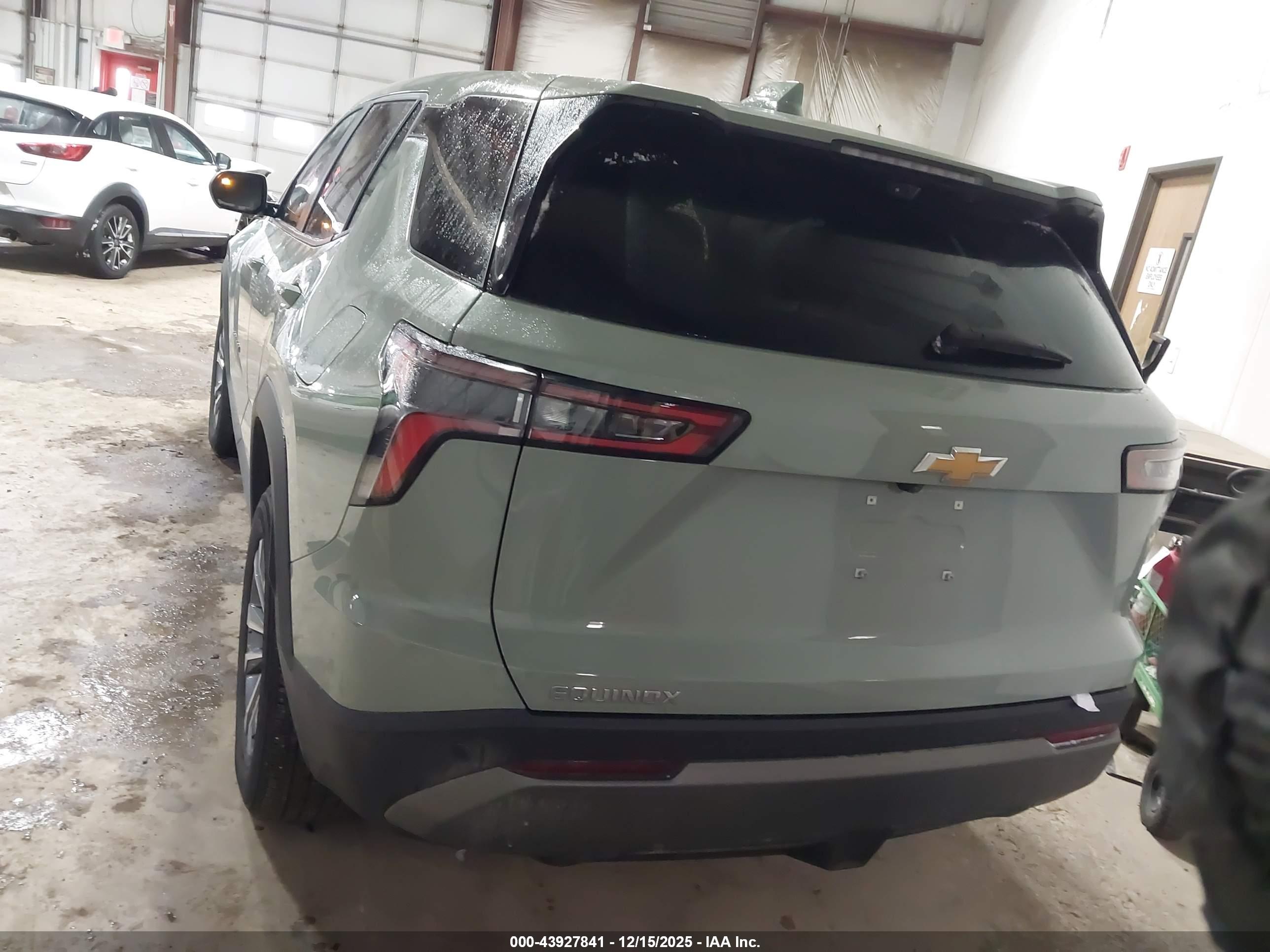 CHEVROLET EQUINOX image 3