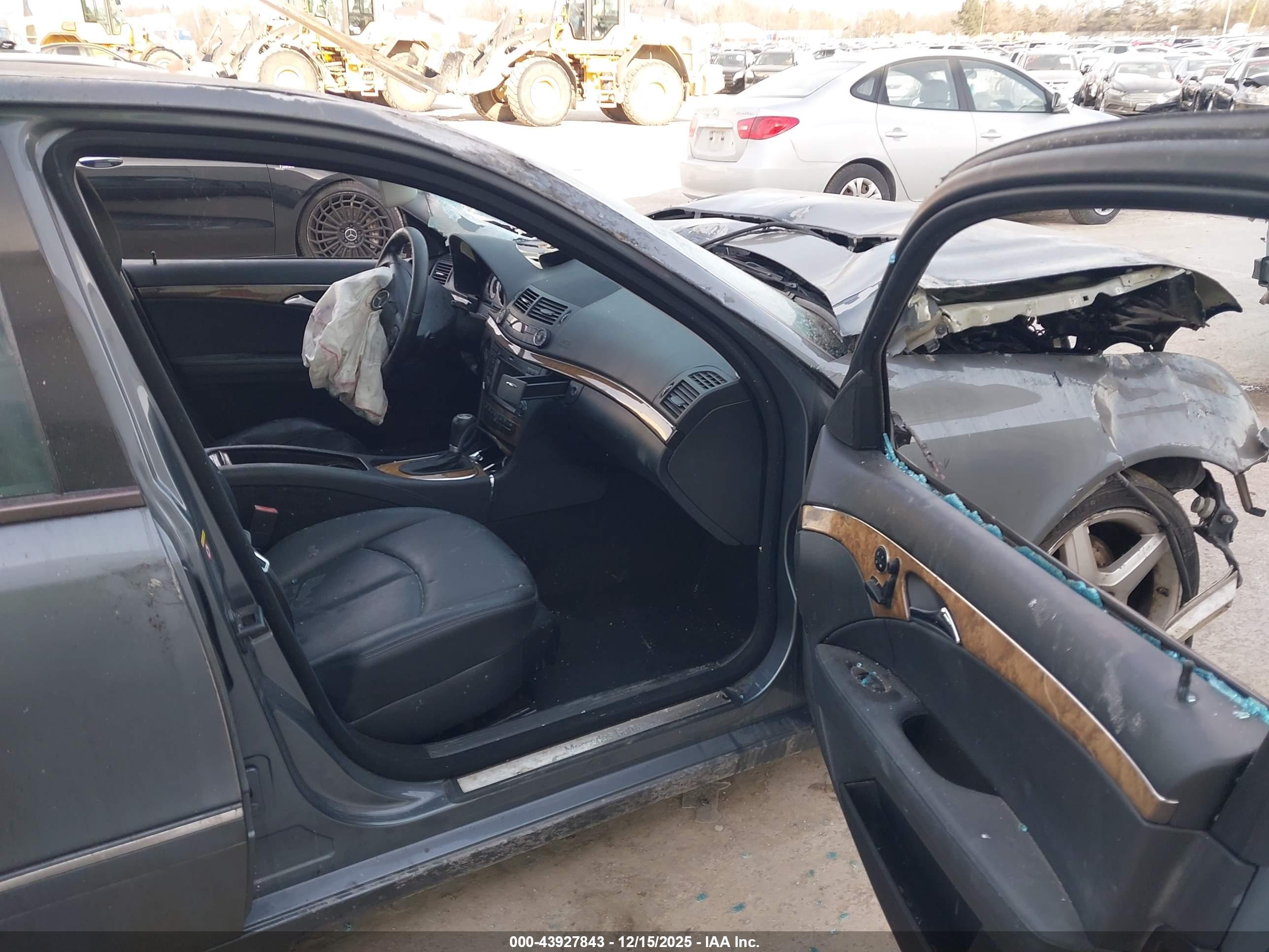 MERCEDES-BENZ E image 5