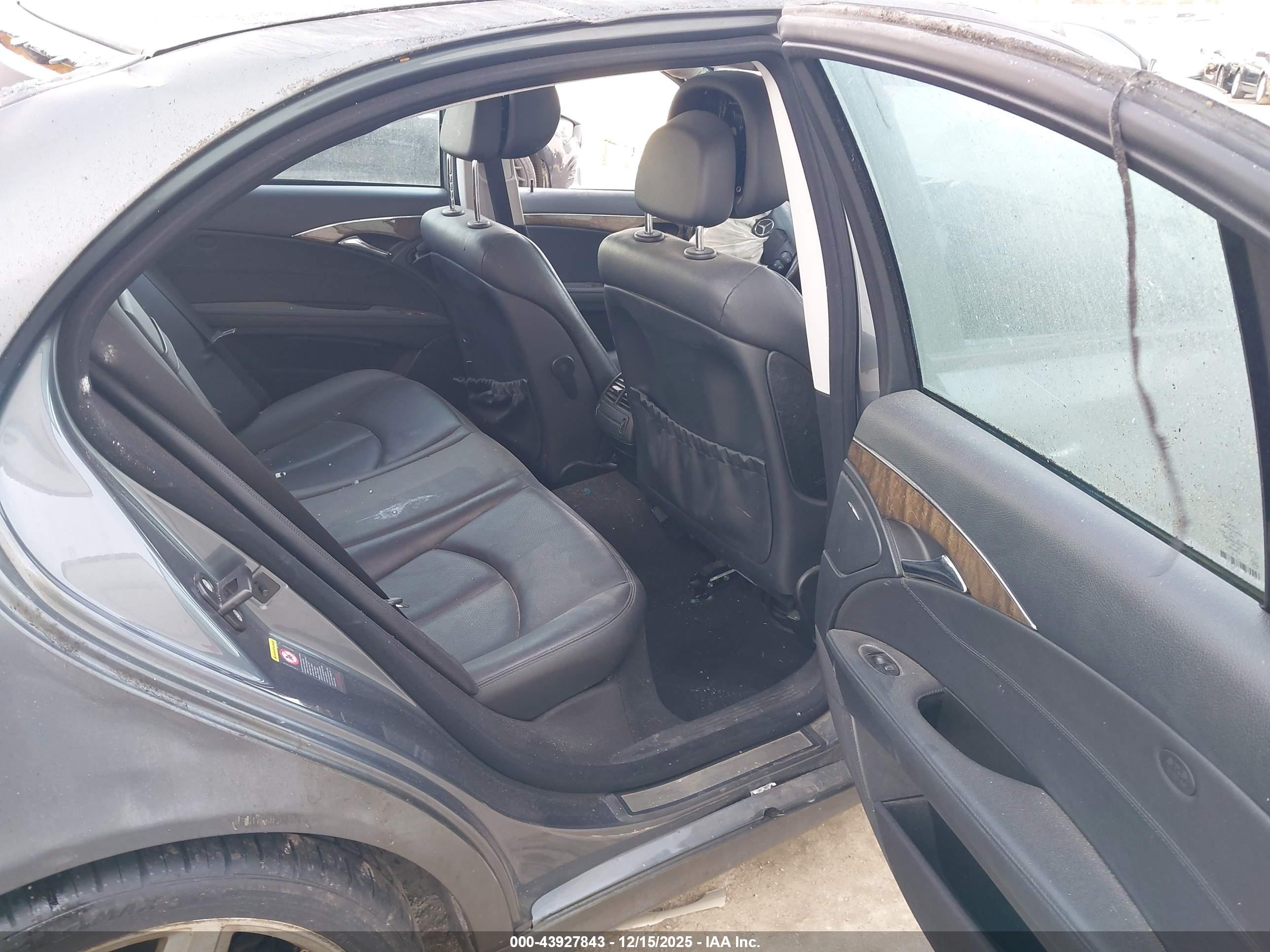 MERCEDES-BENZ E image 8