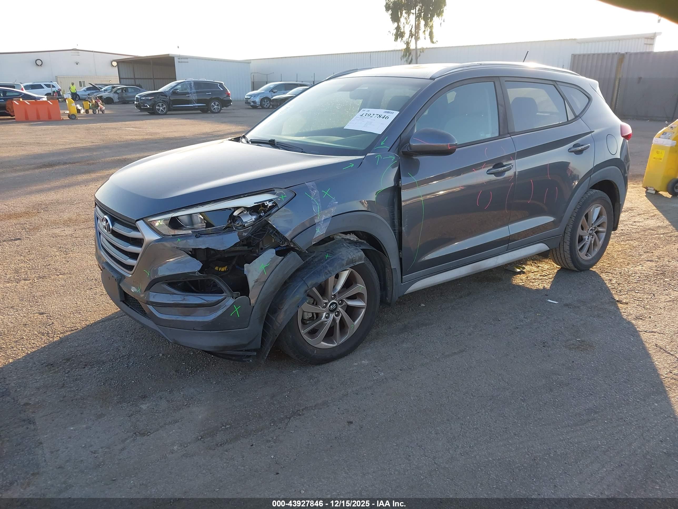 HYUNDAI TUCSON image 2