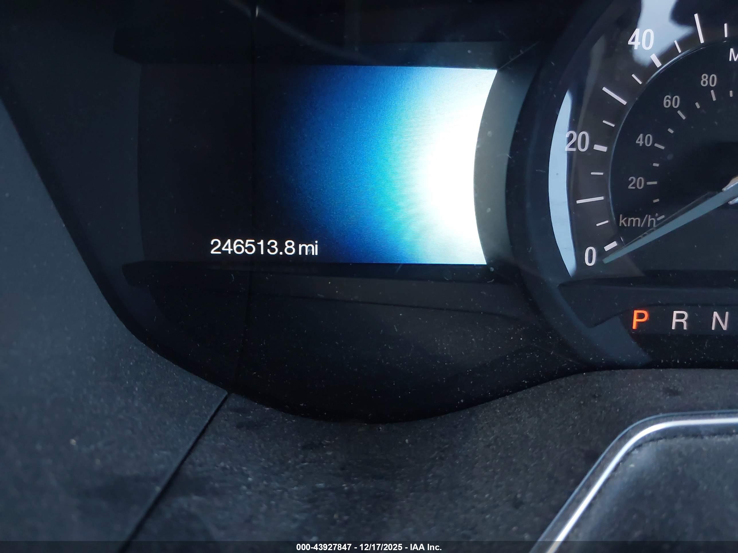 FORD FUSION image 7