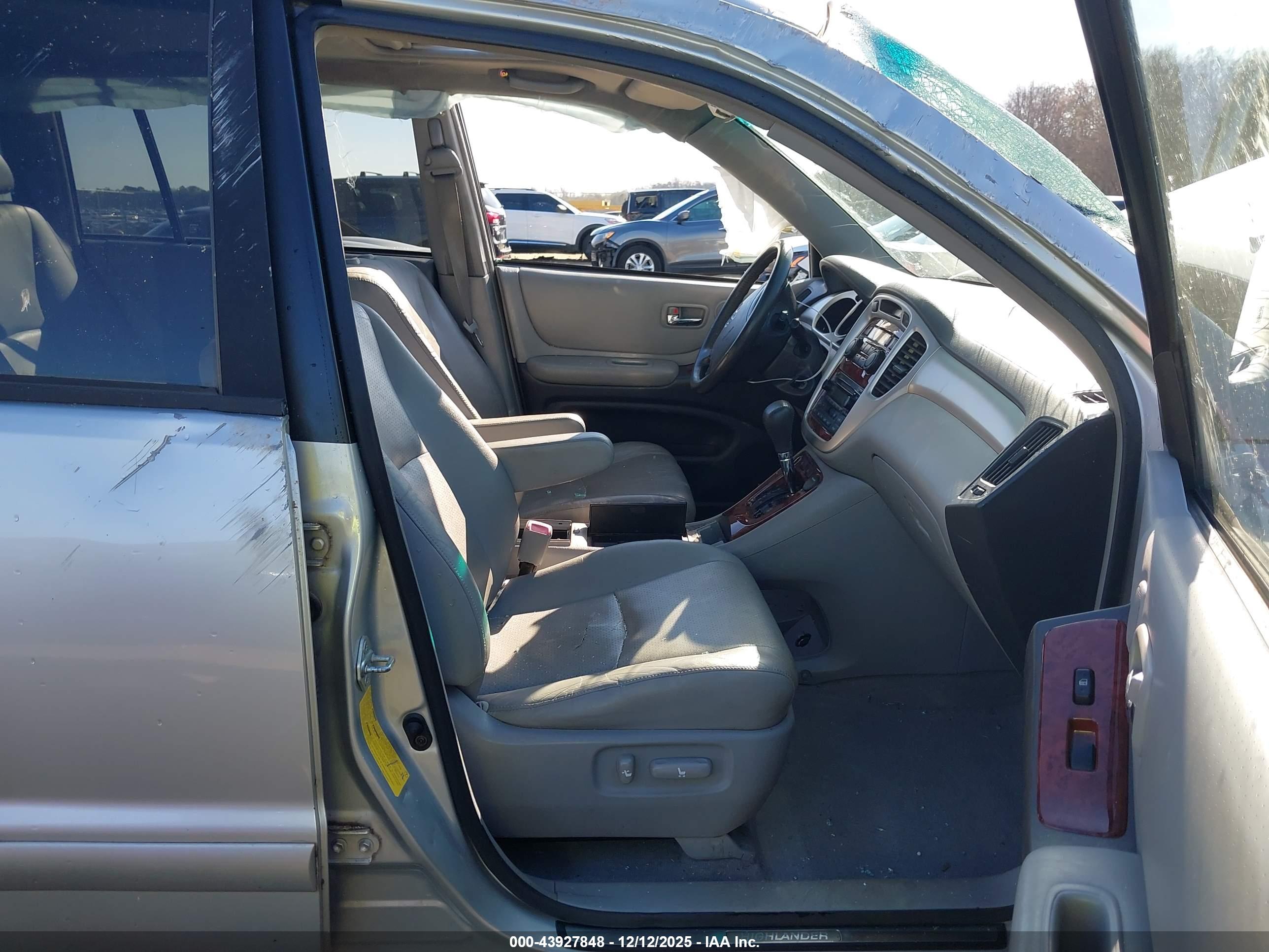 TOYOTA HIGHLANDER image 5