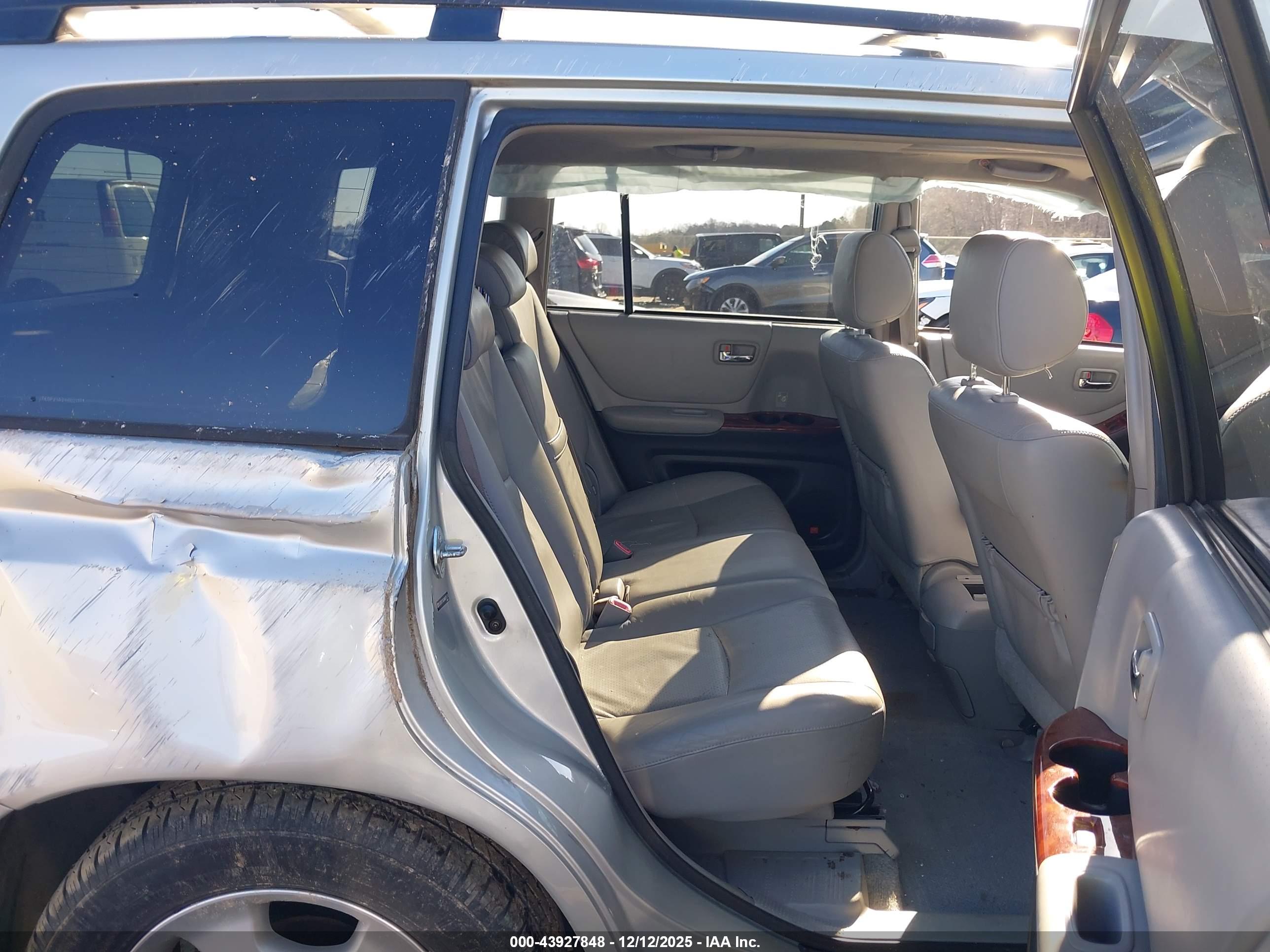 TOYOTA HIGHLANDER image 8
