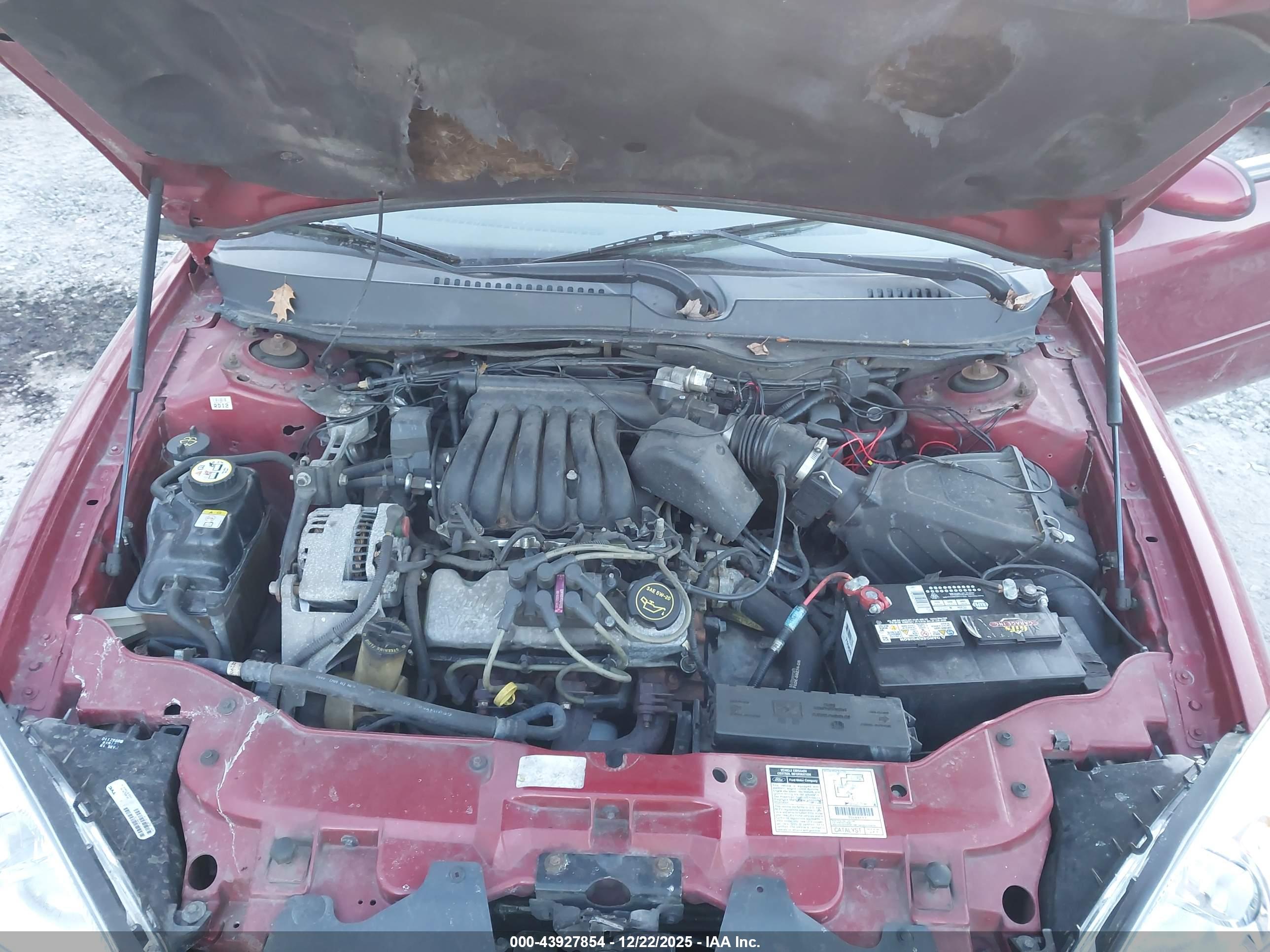 FORD TAURUS image 10