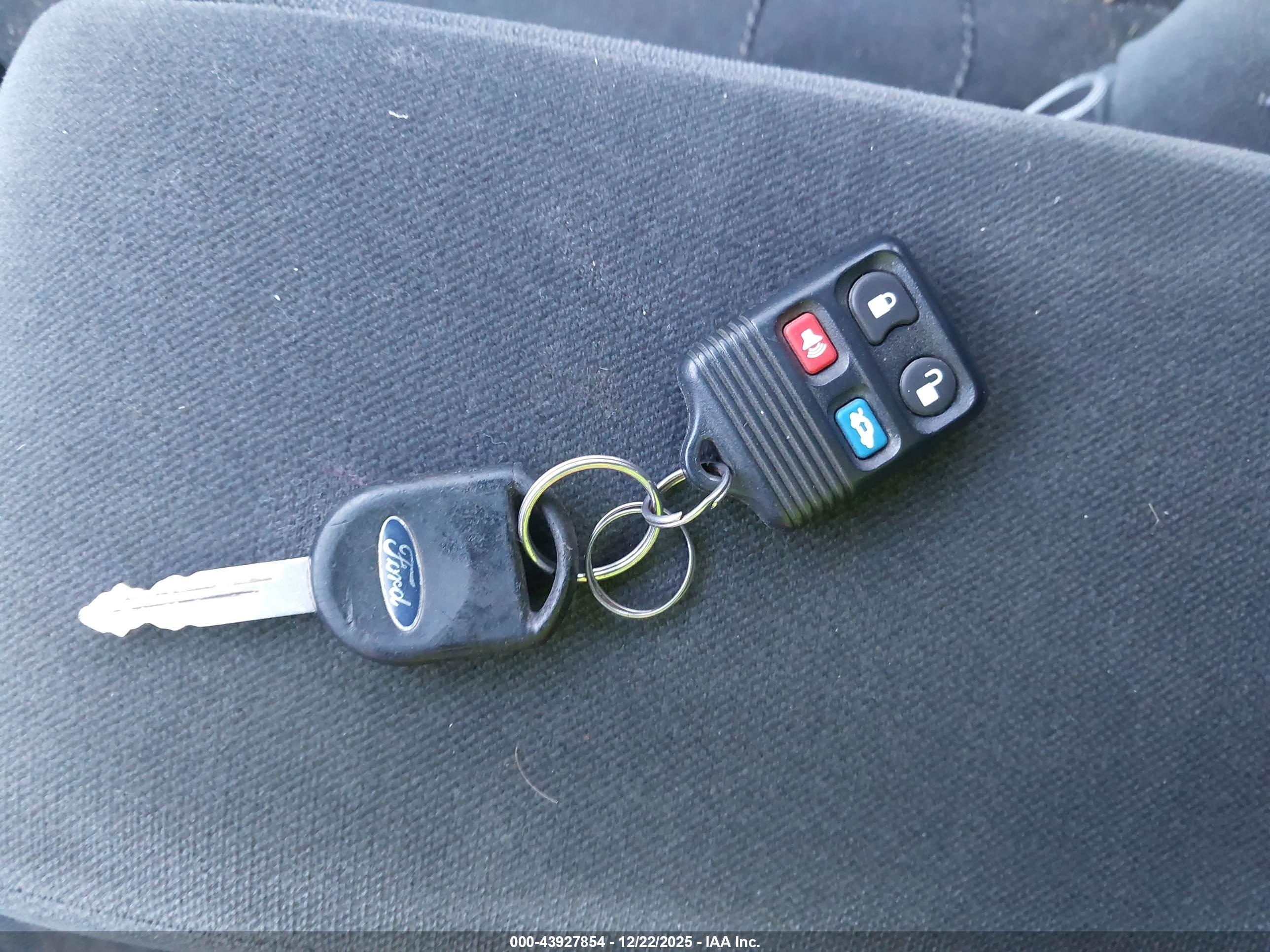 FORD TAURUS image 11