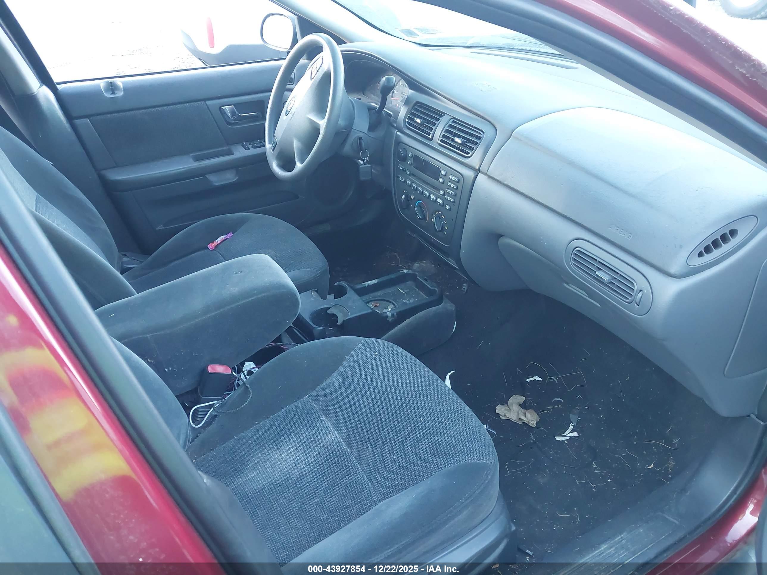 FORD TAURUS image 5