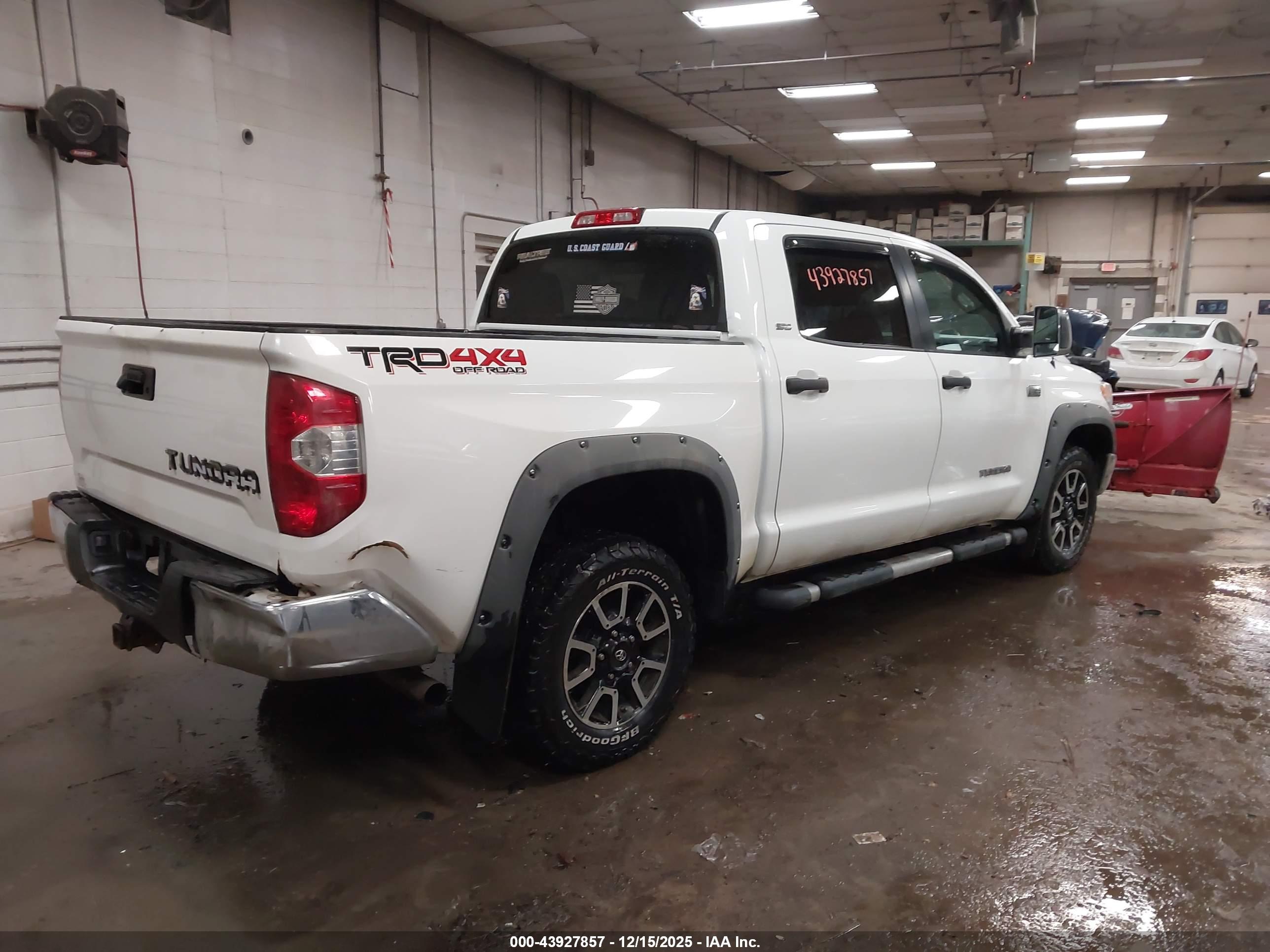 TOYOTA TUNDRA image 4