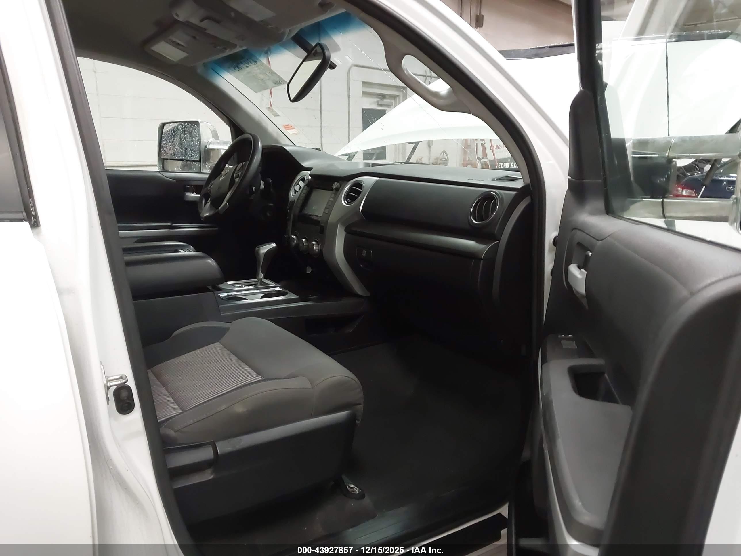 TOYOTA TUNDRA image 5