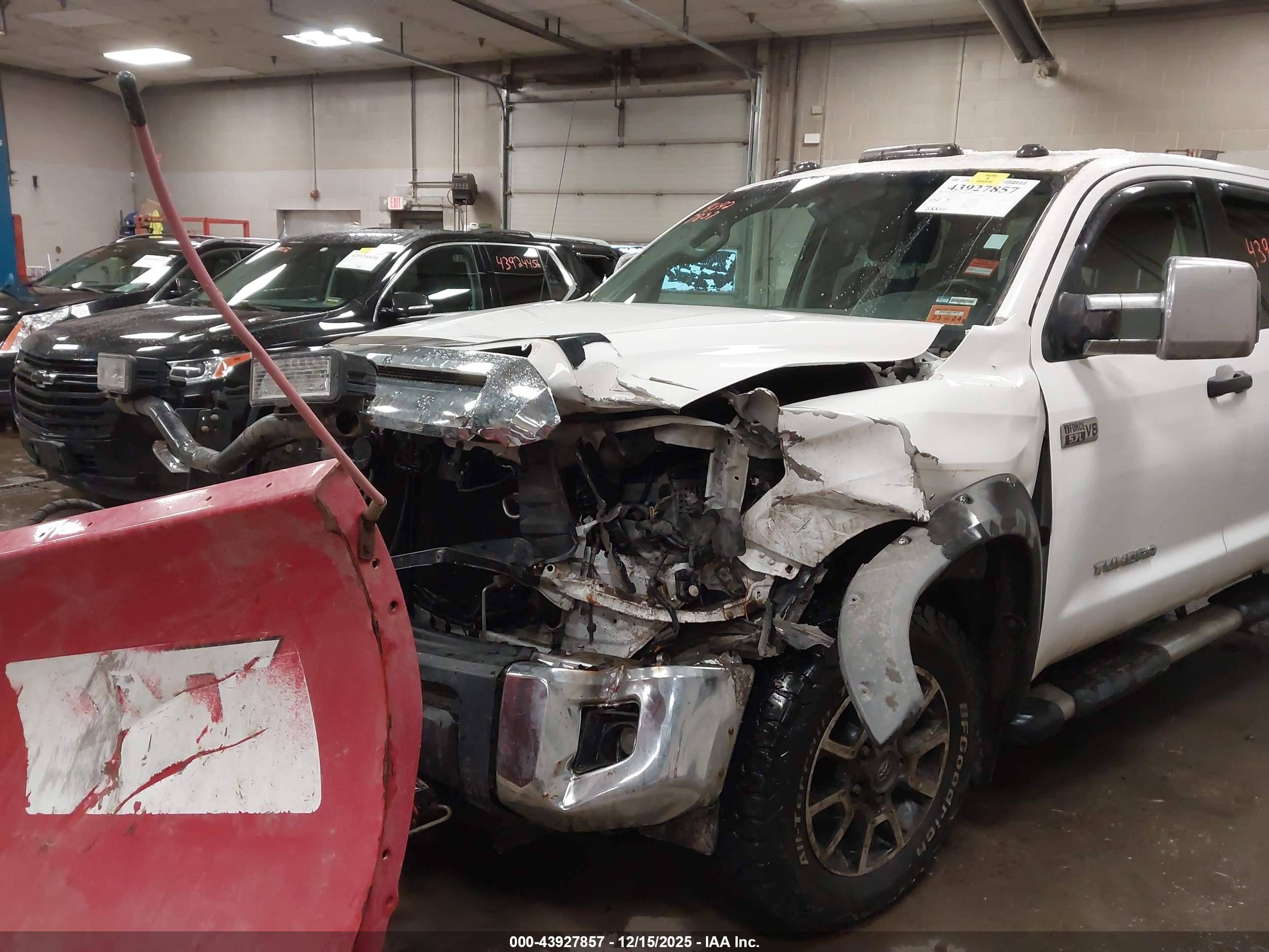 TOYOTA TUNDRA image 6