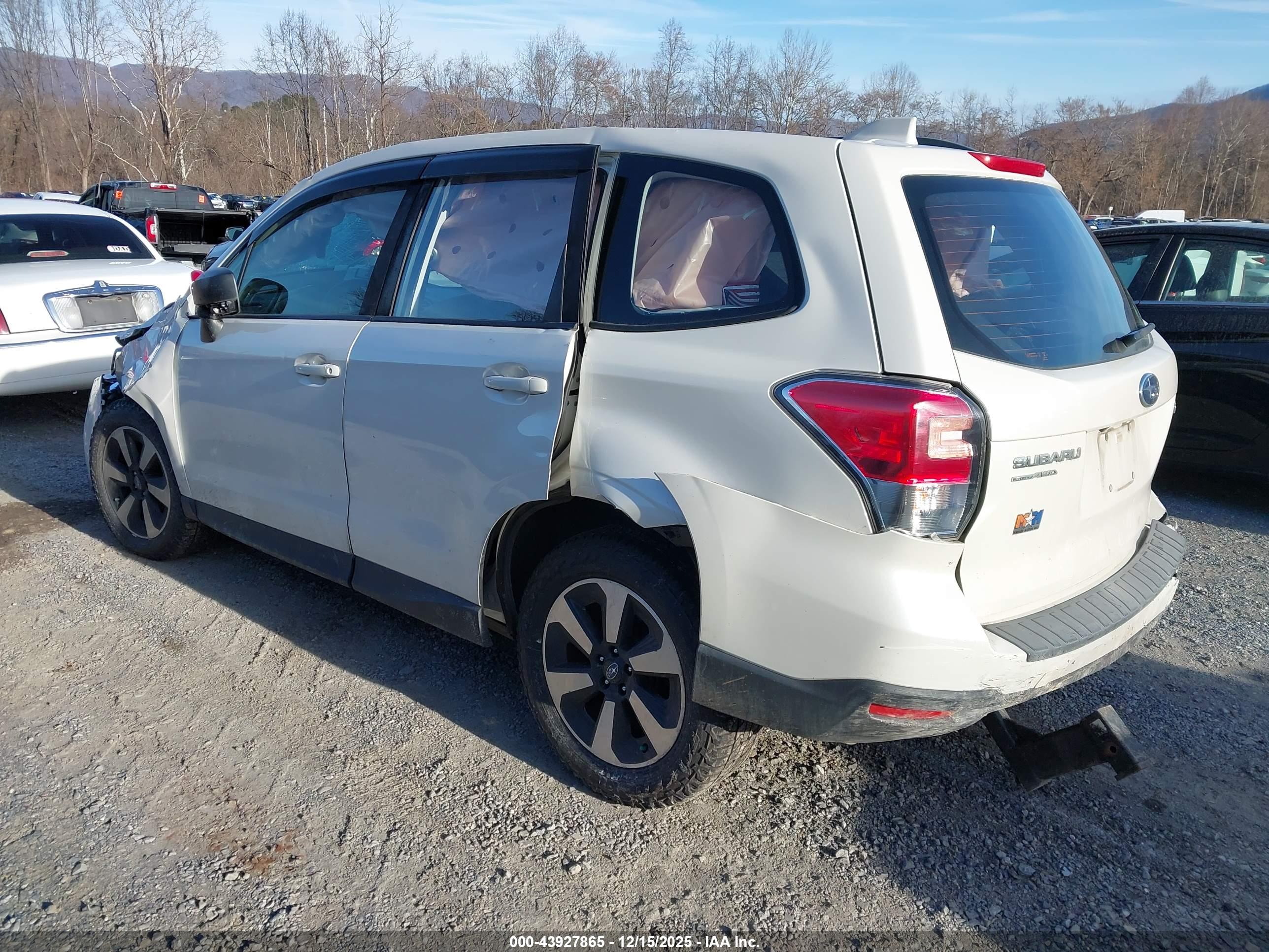 SUBARU FORESTER image 3