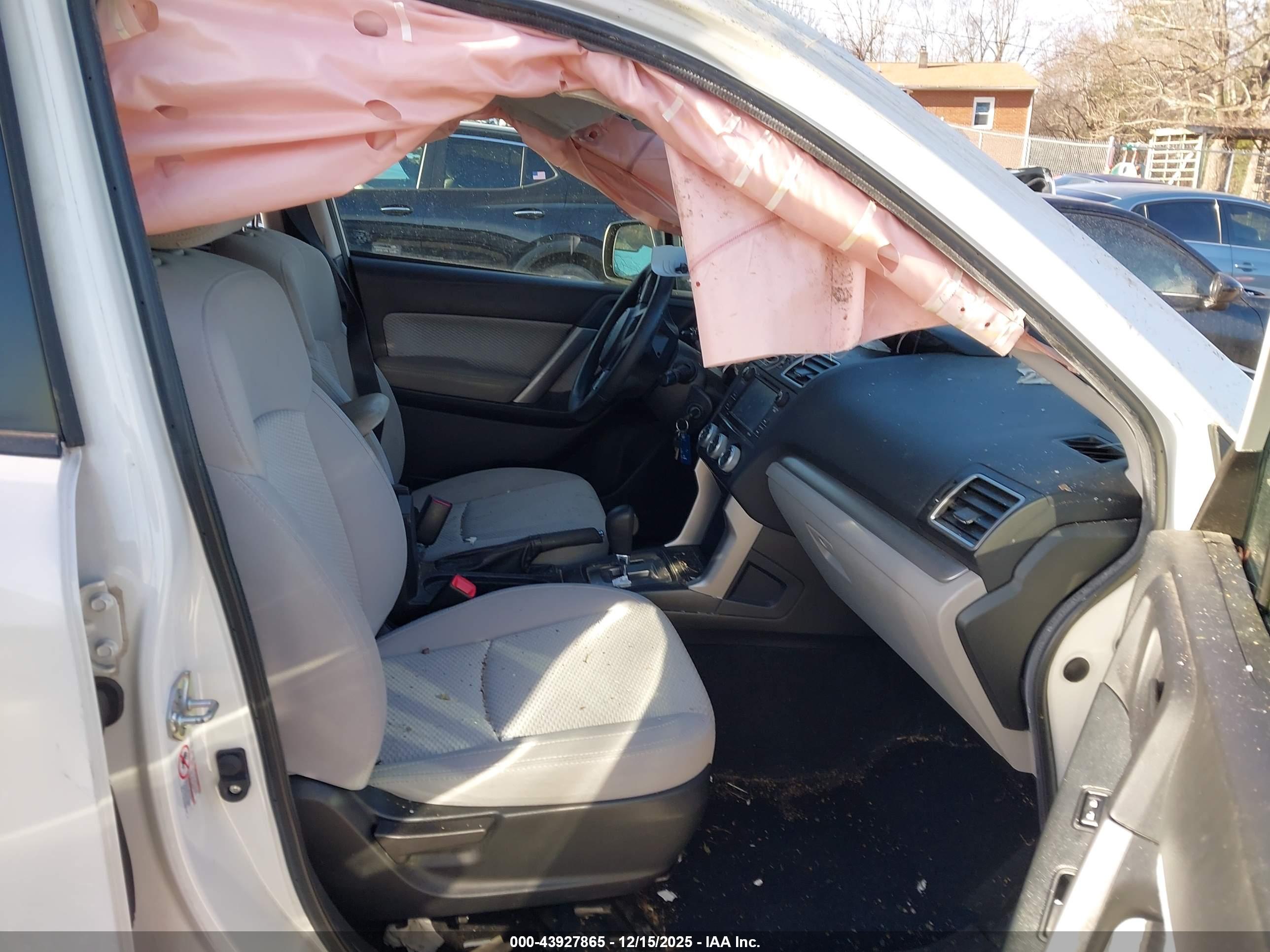 SUBARU FORESTER image 5
