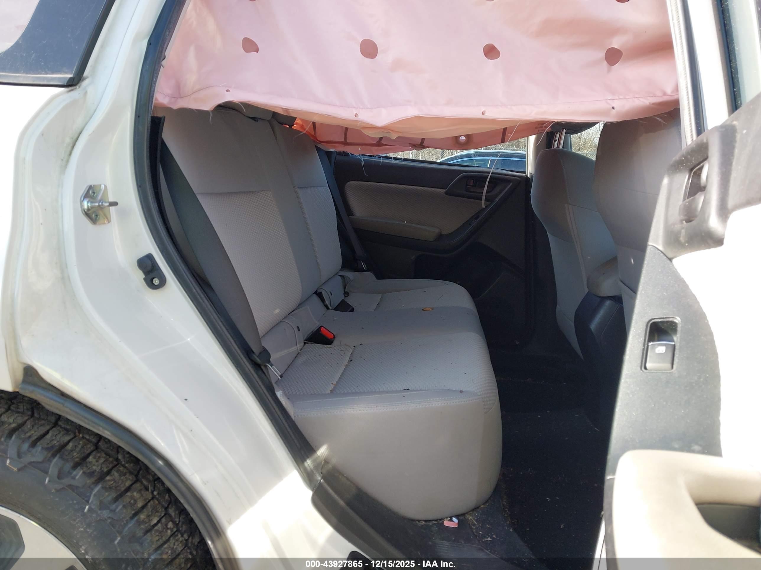 SUBARU FORESTER image 8