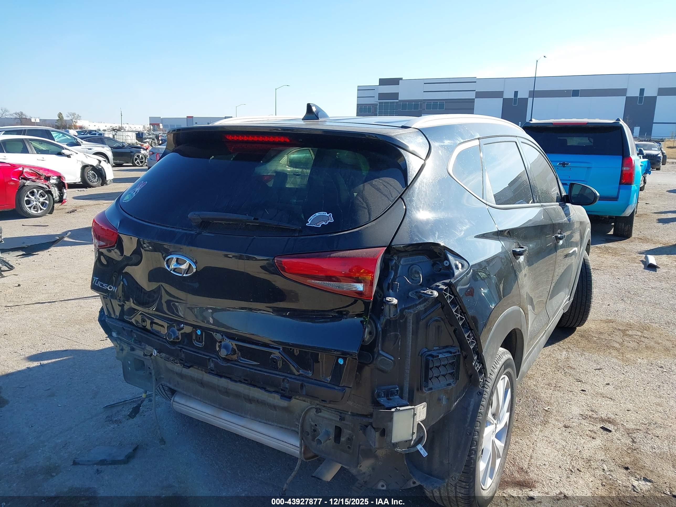 HYUNDAI TUCSON image 4