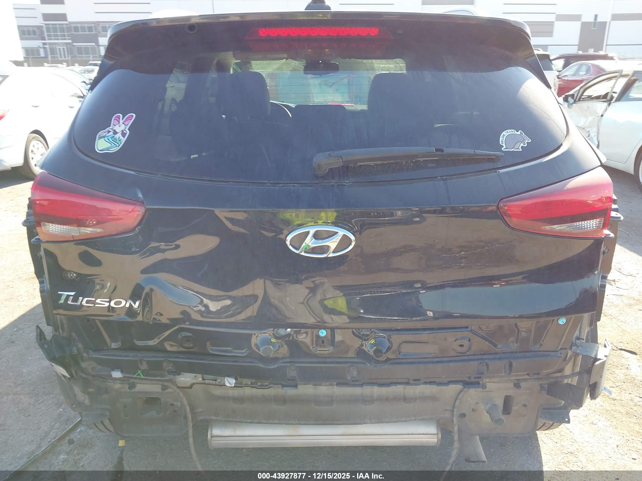 HYUNDAI TUCSON image 6