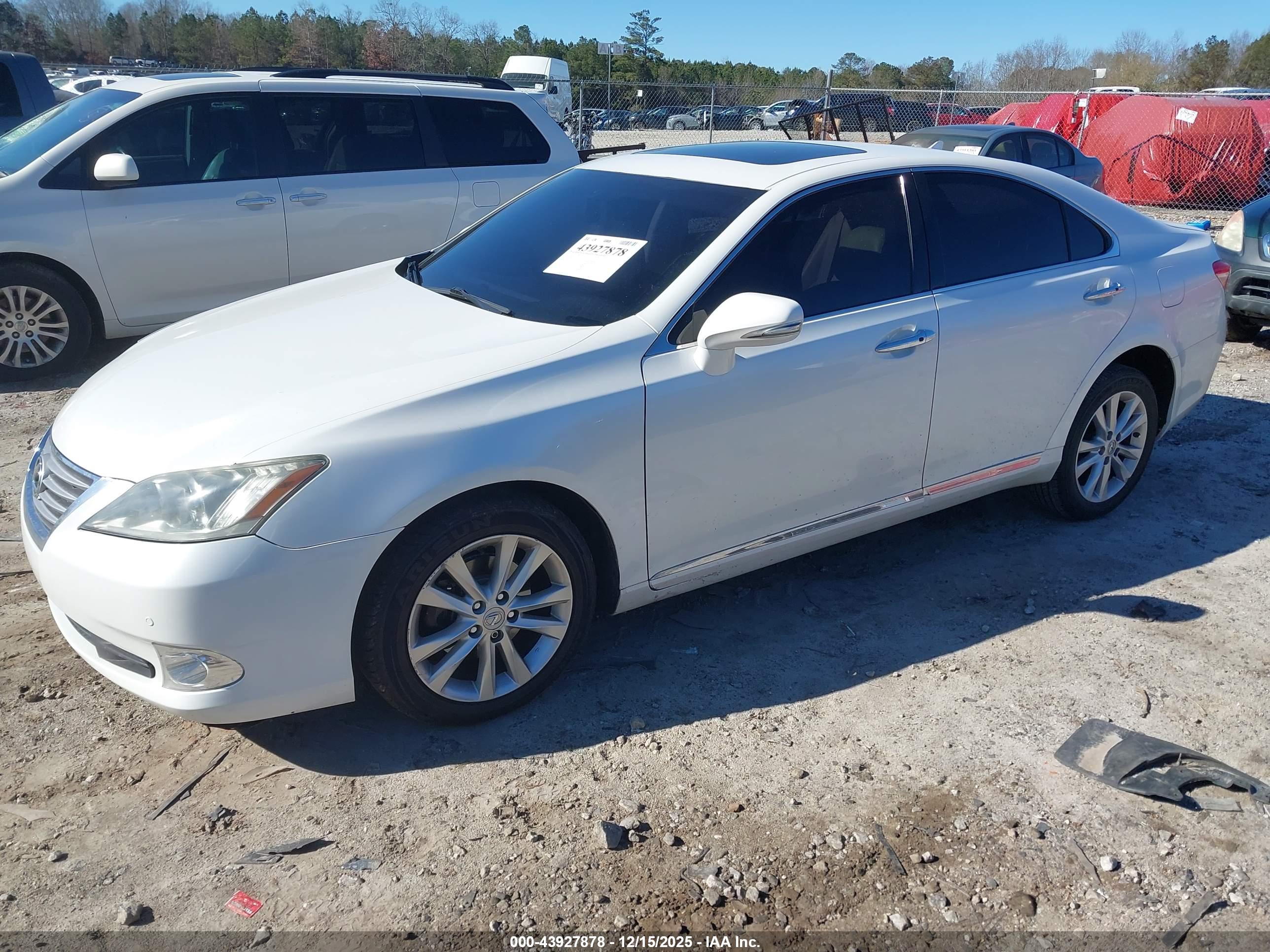 LEXUS ES image 2