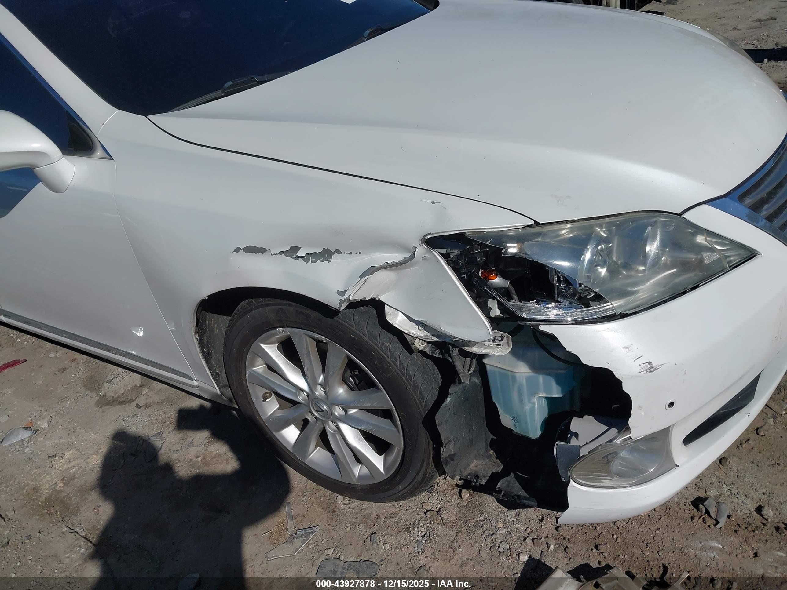 LEXUS ES image 6