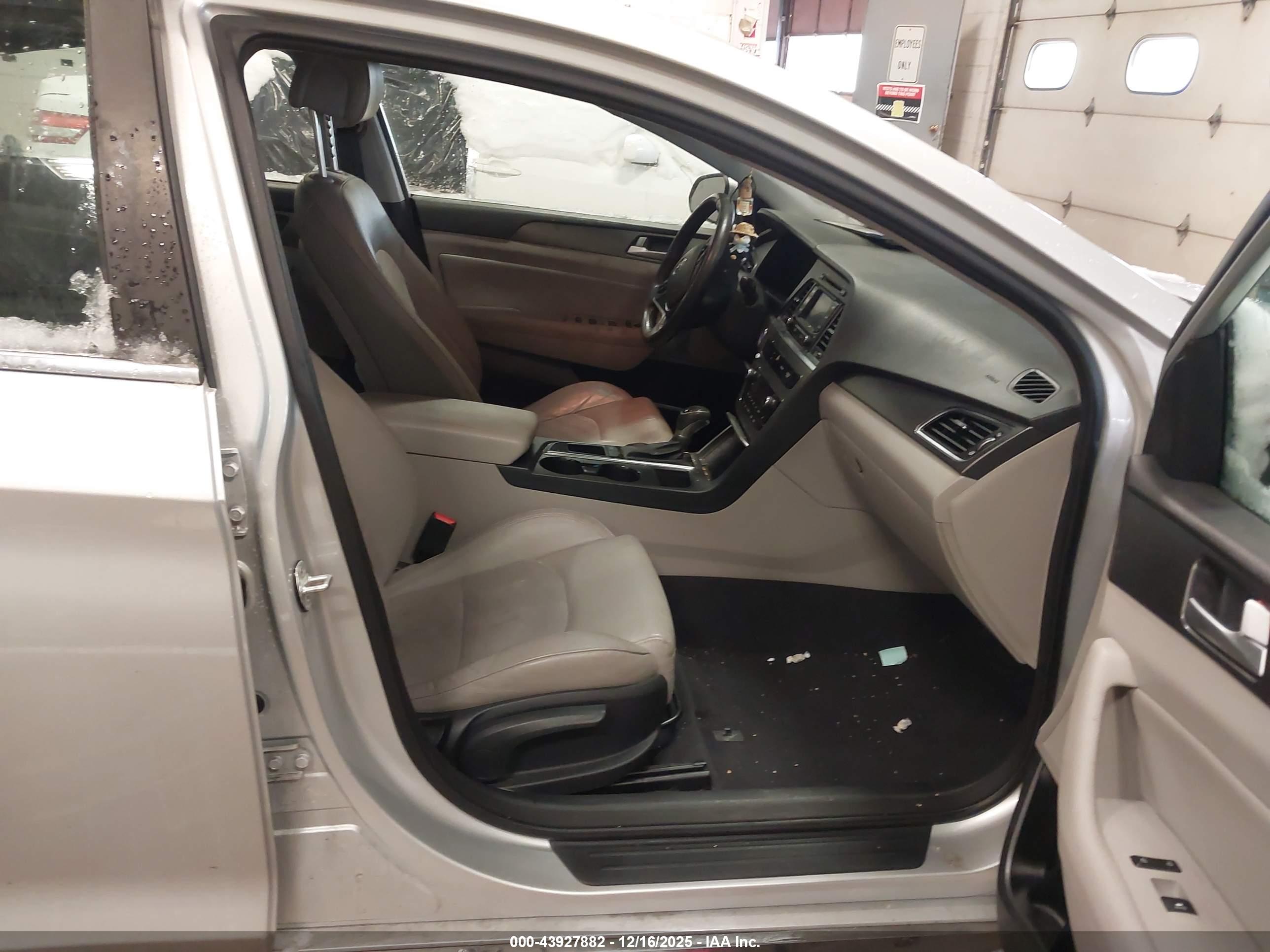 HYUNDAI SONATA image 5