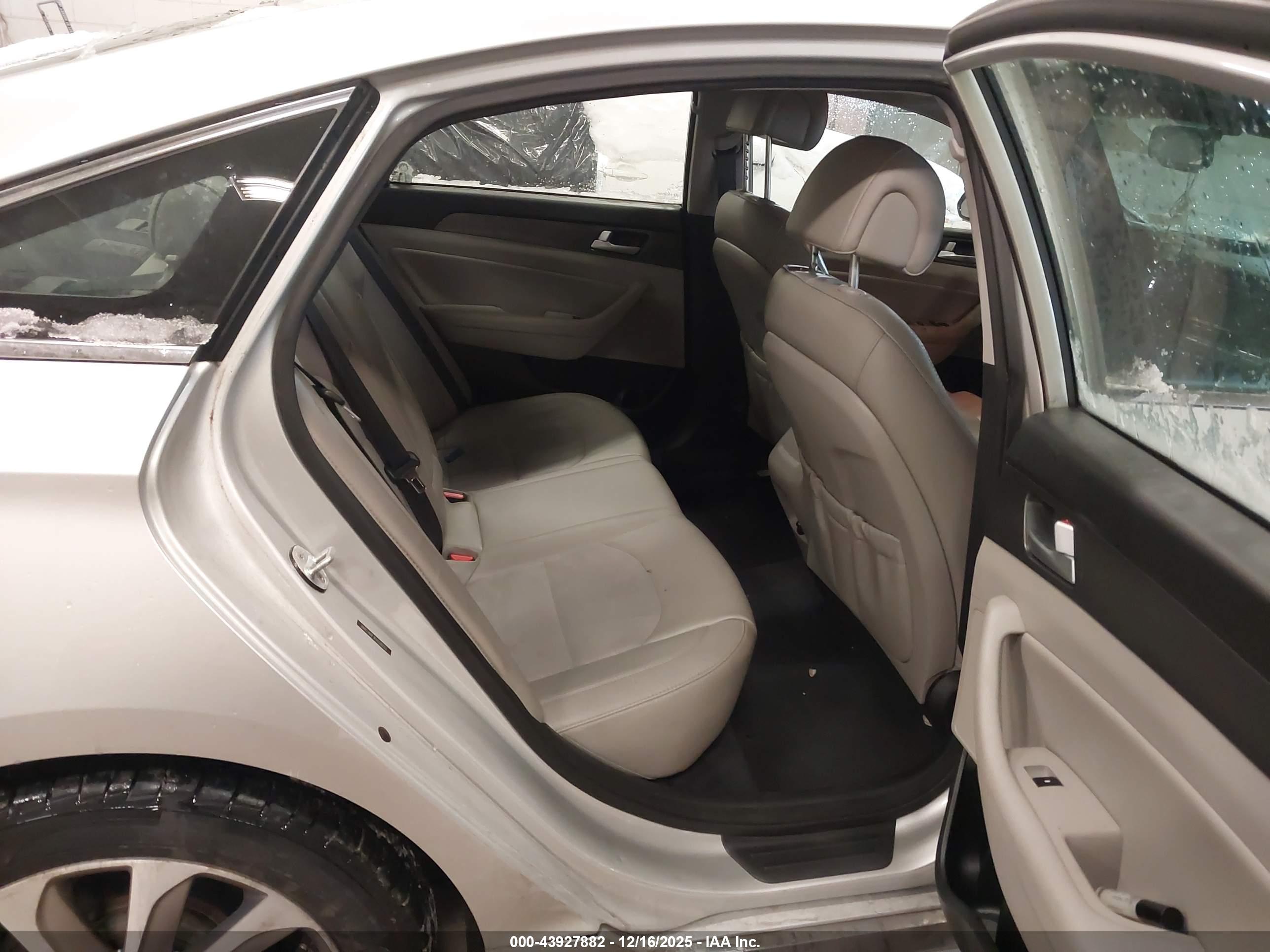 HYUNDAI SONATA image 8