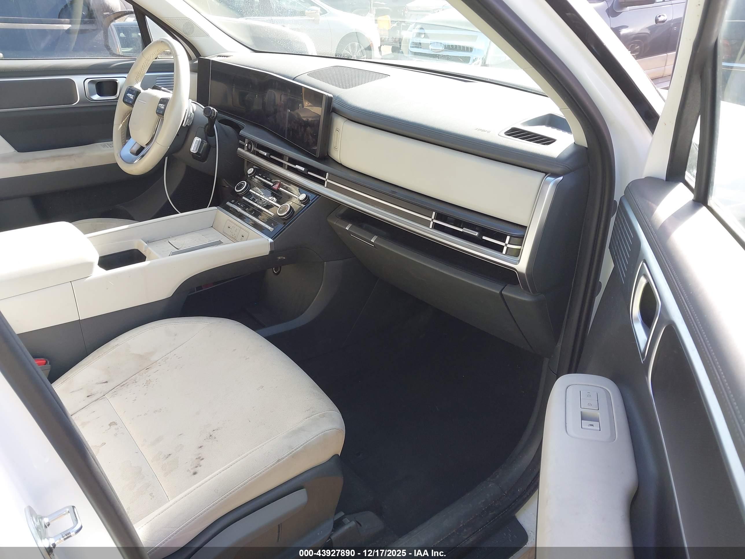 HYUNDAI SANTA image 5