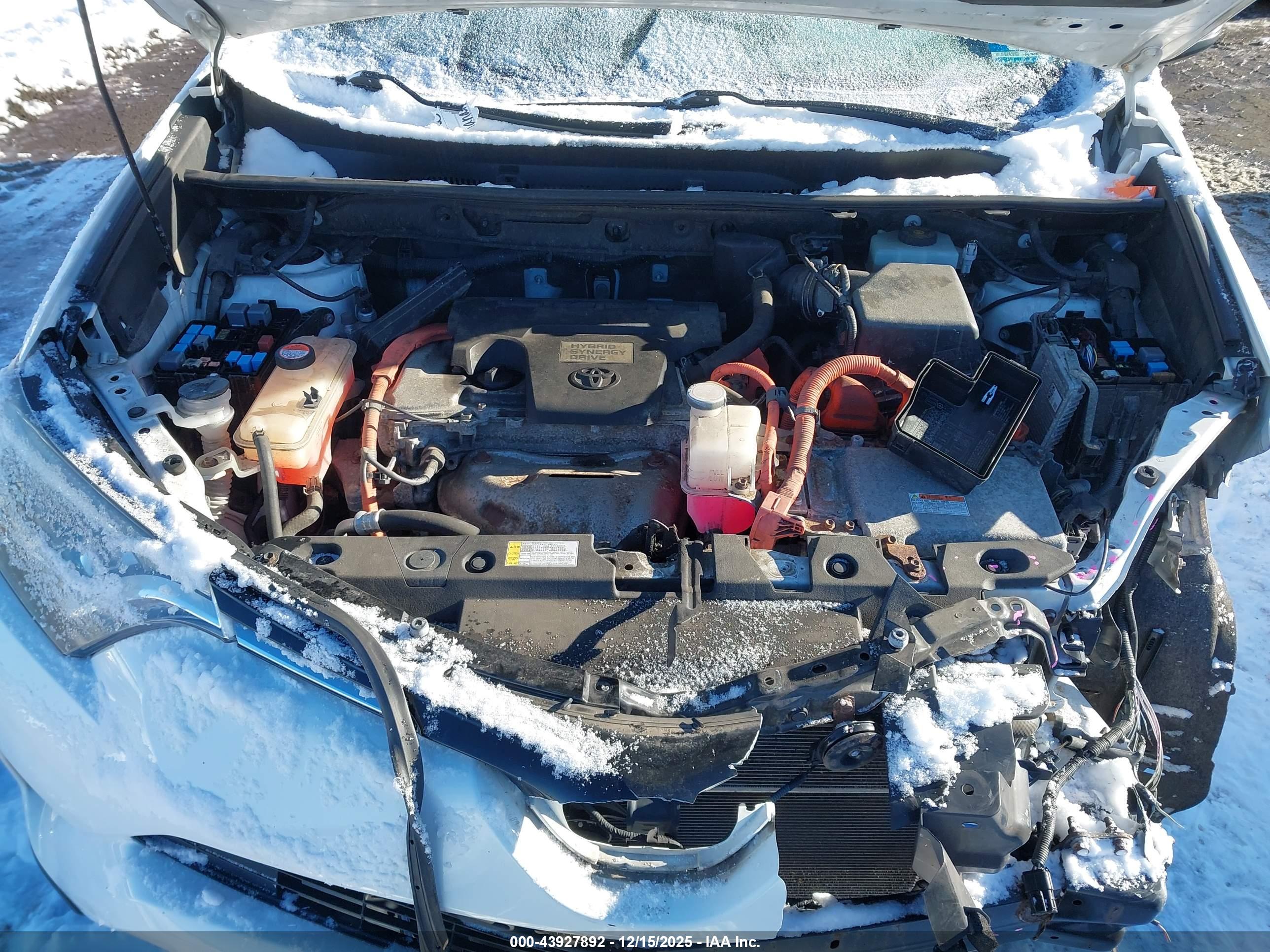 TOYOTA RAV4 image 10