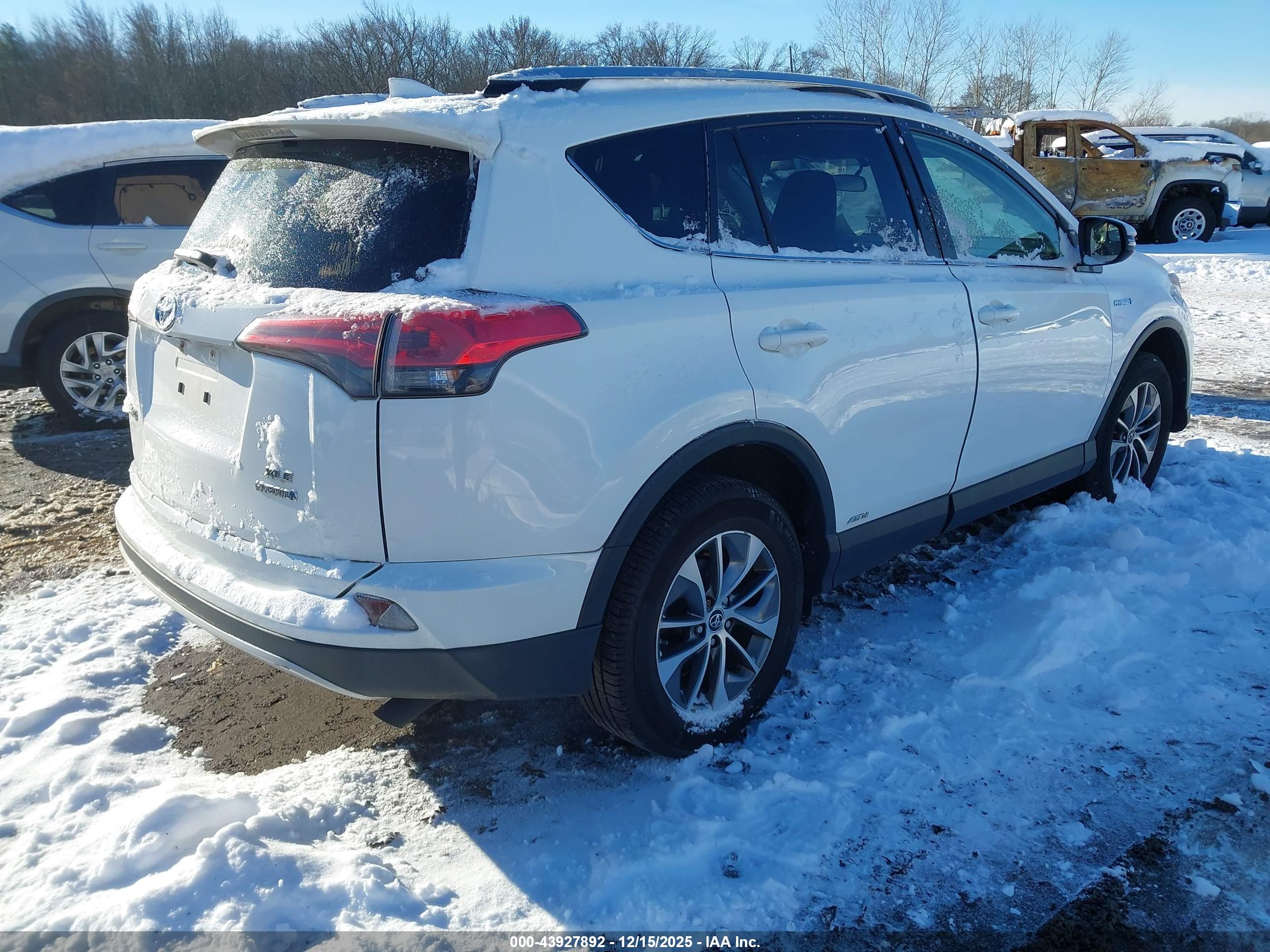 TOYOTA RAV4 image 4