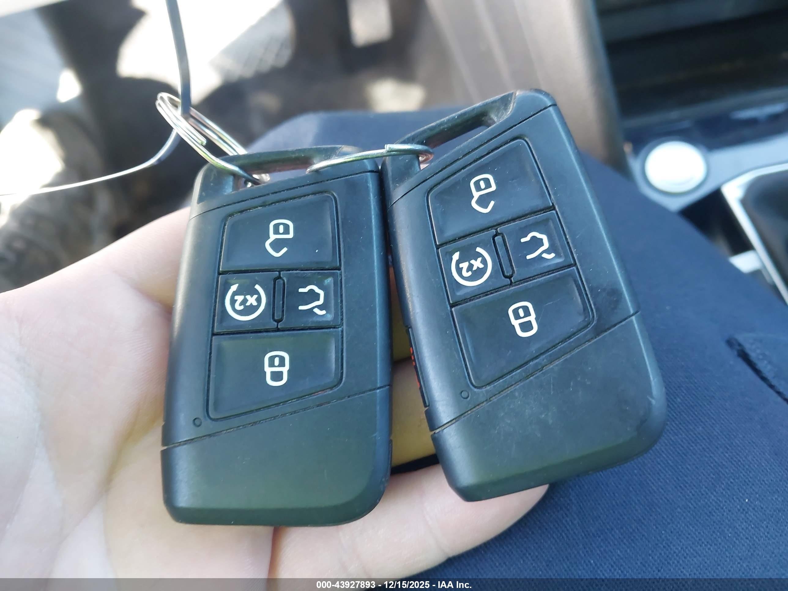 VOLKSWAGEN TAOS image 11
