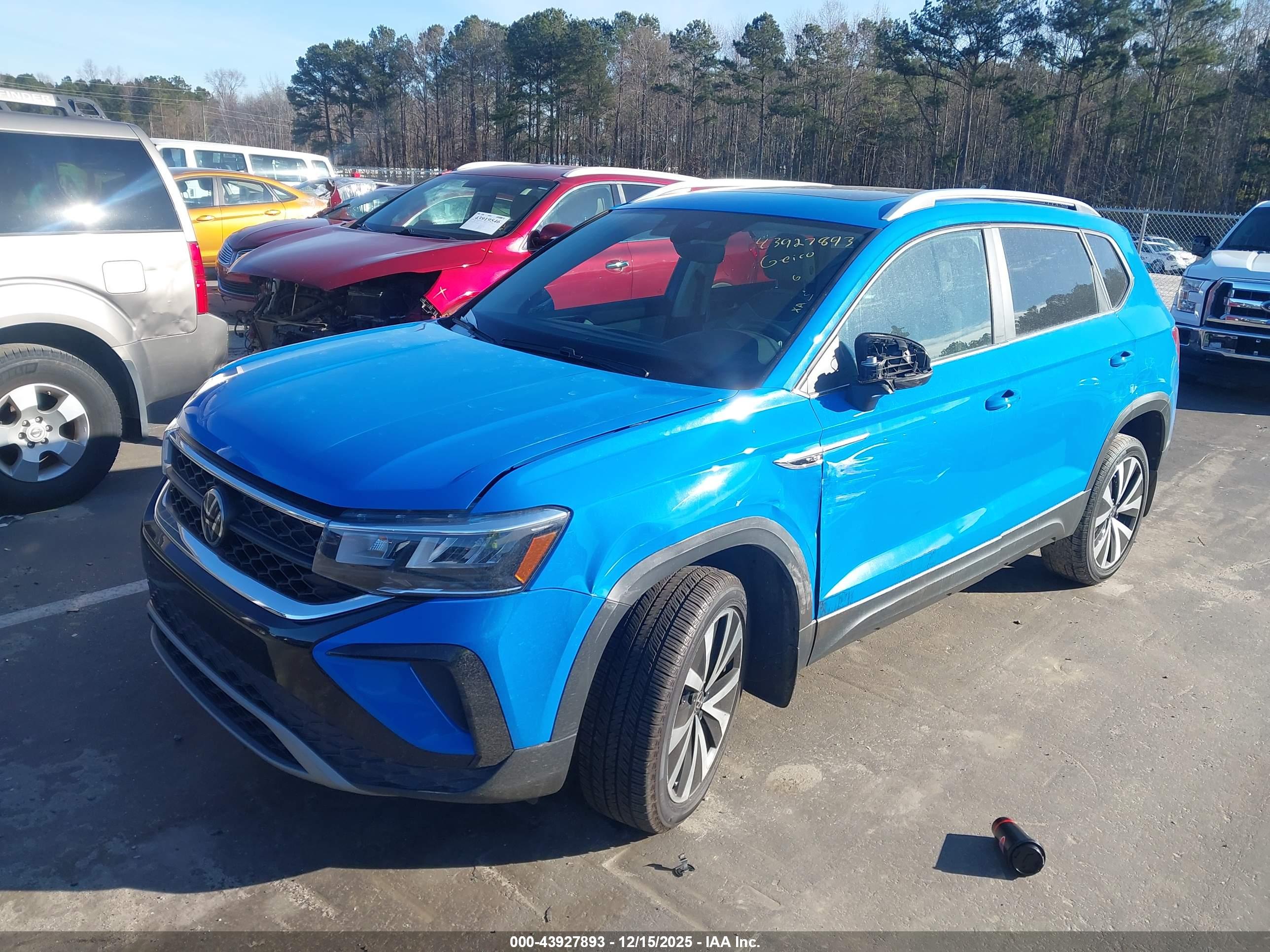 VOLKSWAGEN TAOS image 2