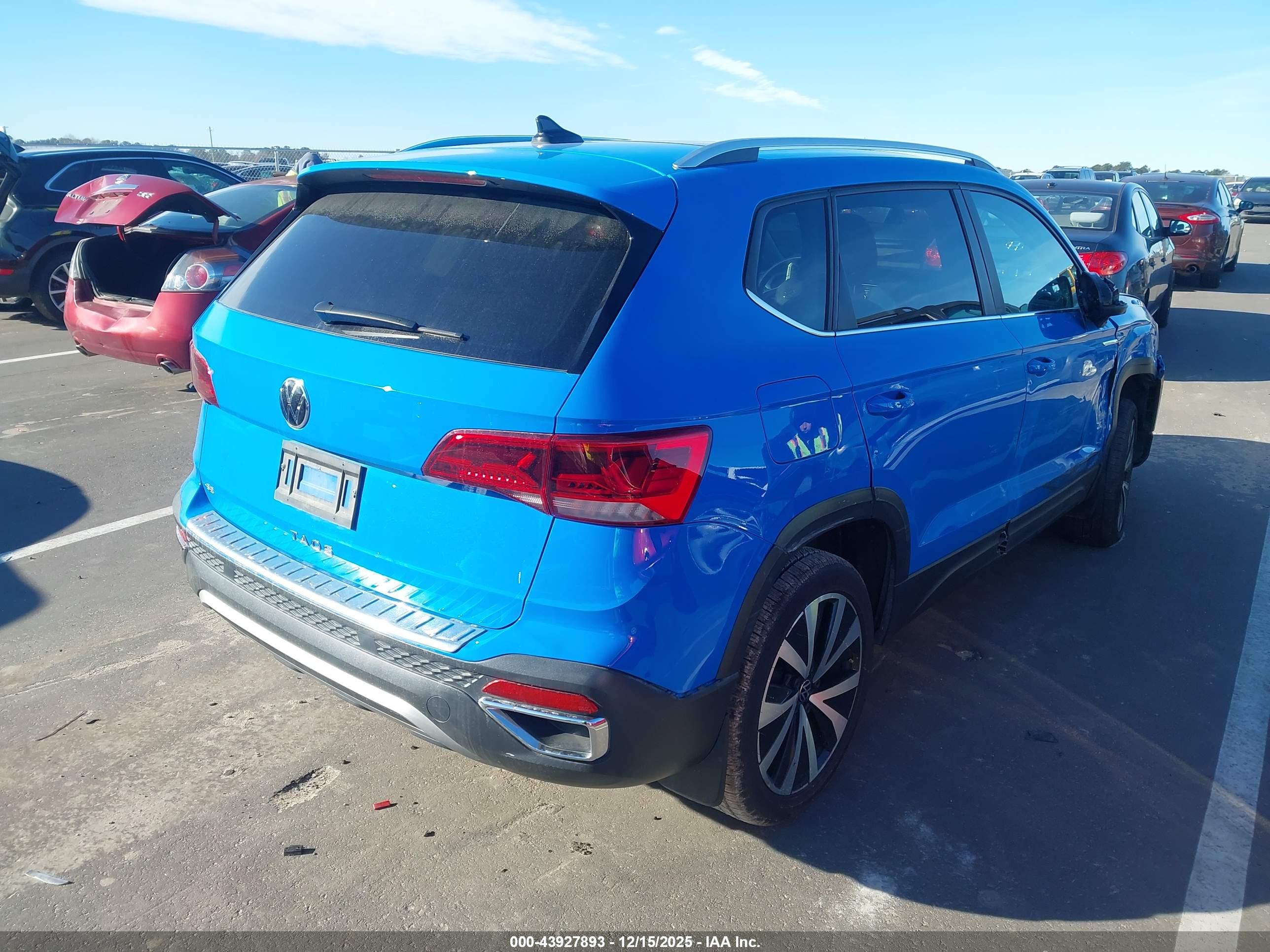 VOLKSWAGEN TAOS image 4