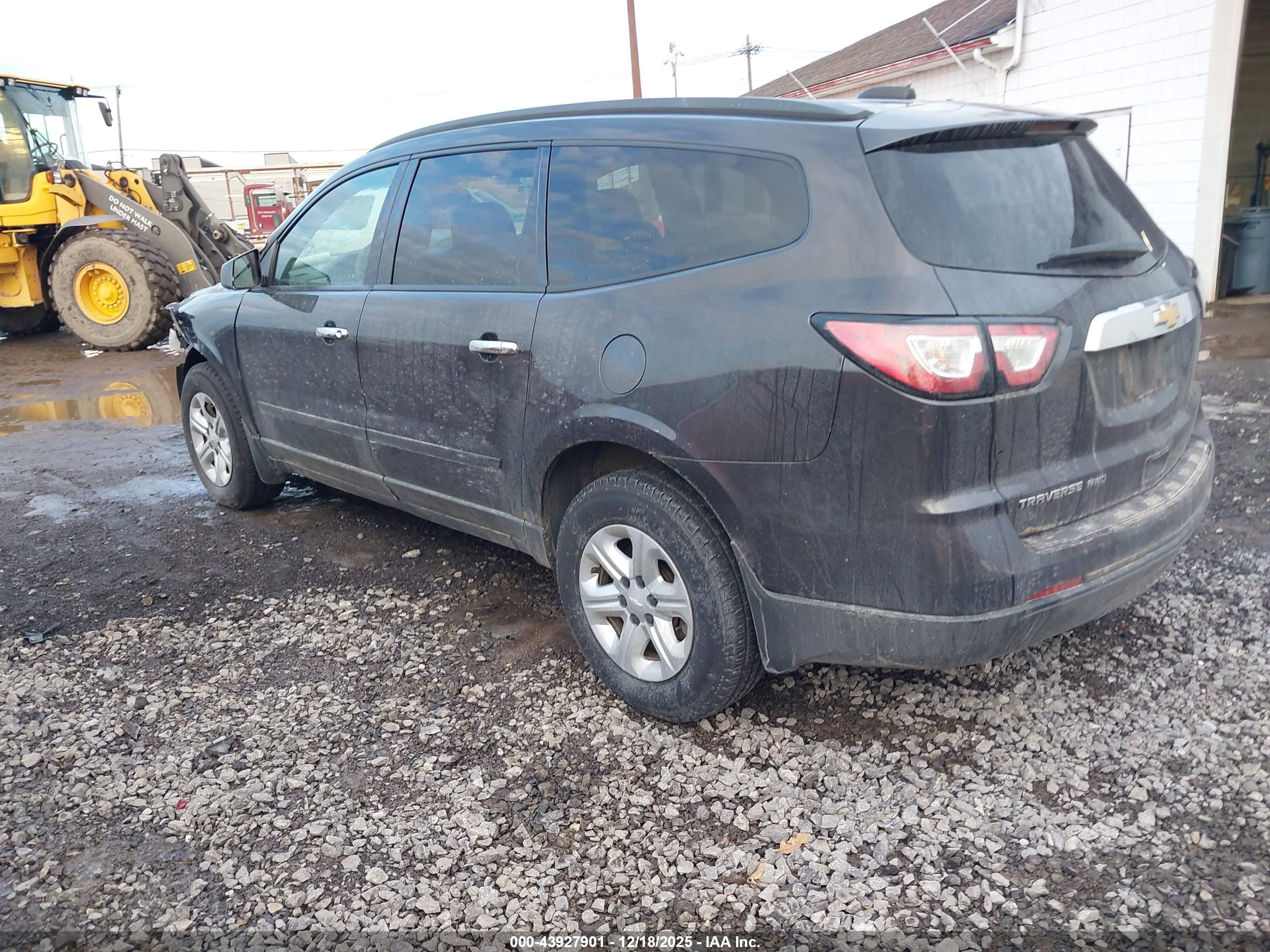 CHEVROLET TRAVERSE image 3
