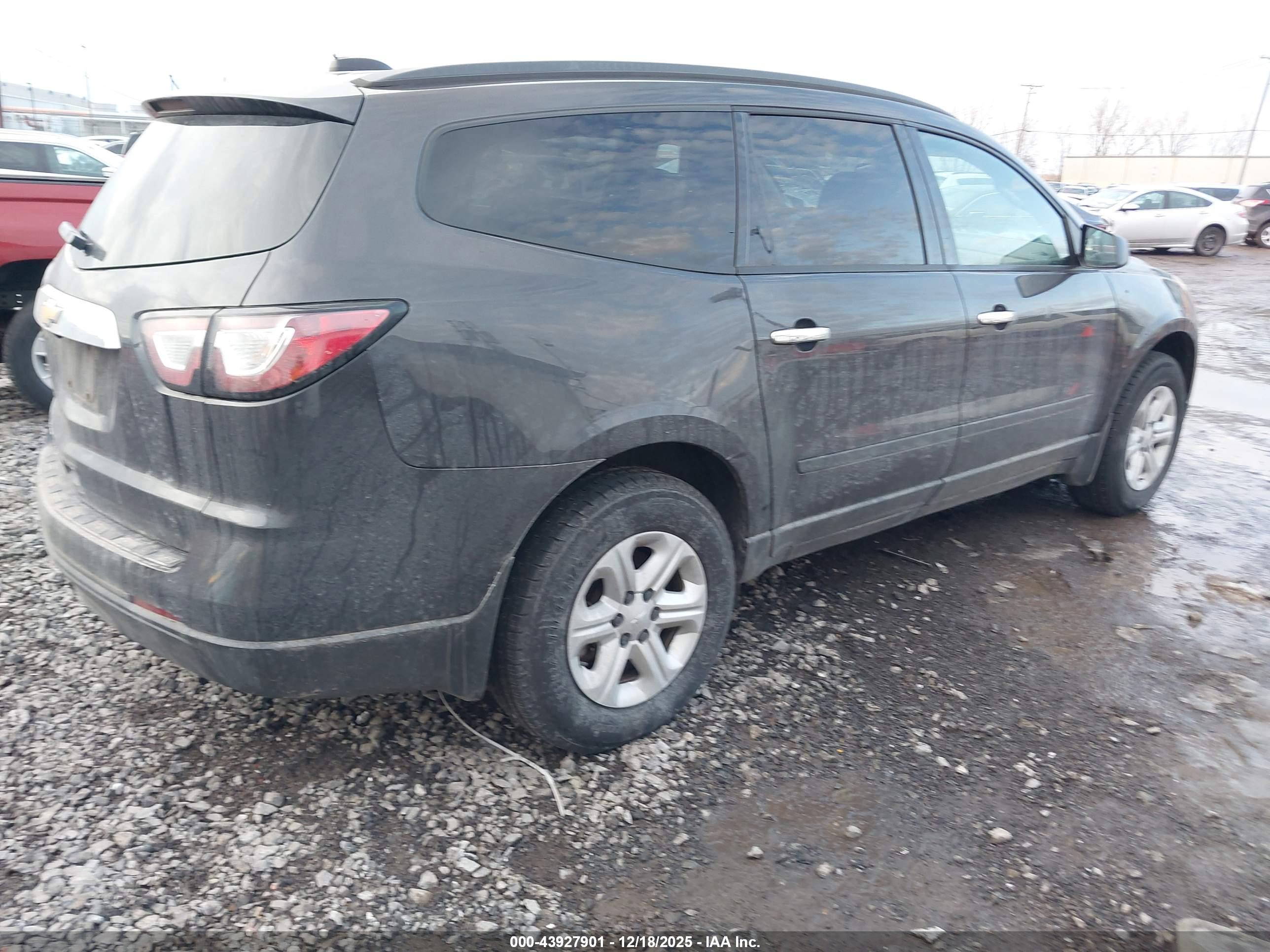 CHEVROLET TRAVERSE image 4