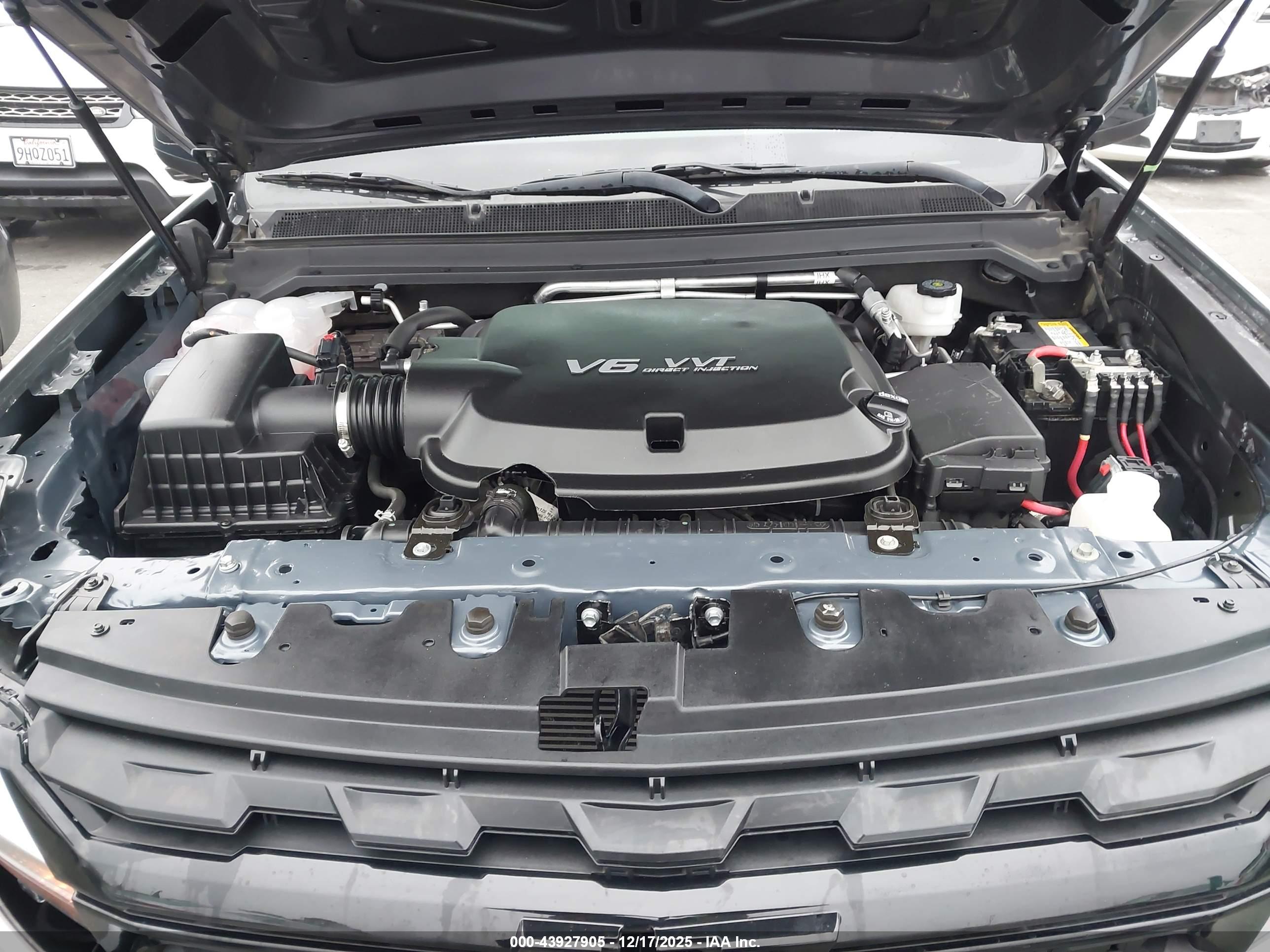 CHEVROLET COLORADO image 10