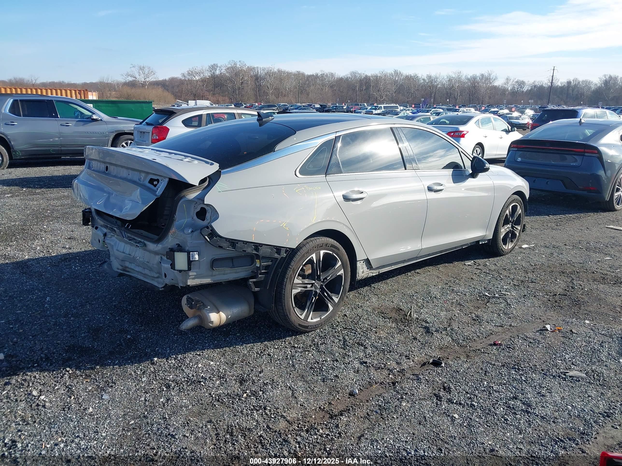 KIA K5 image 4