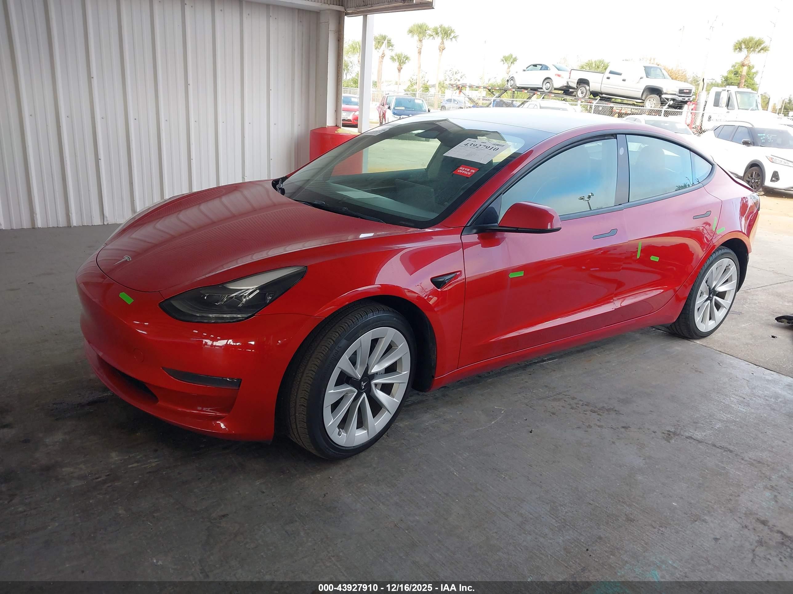 TESLA MODEL image 2