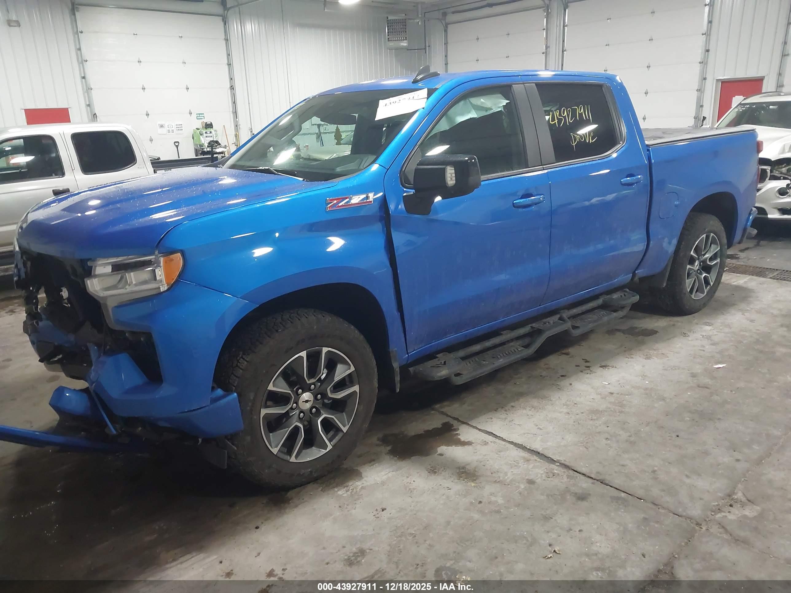 CHEVROLET SILVERADO image 2