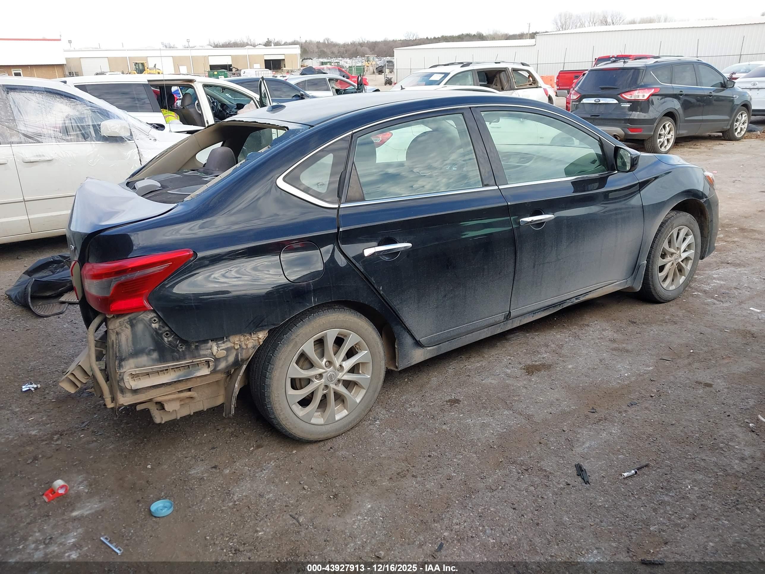 NISSAN SENTRA image 4