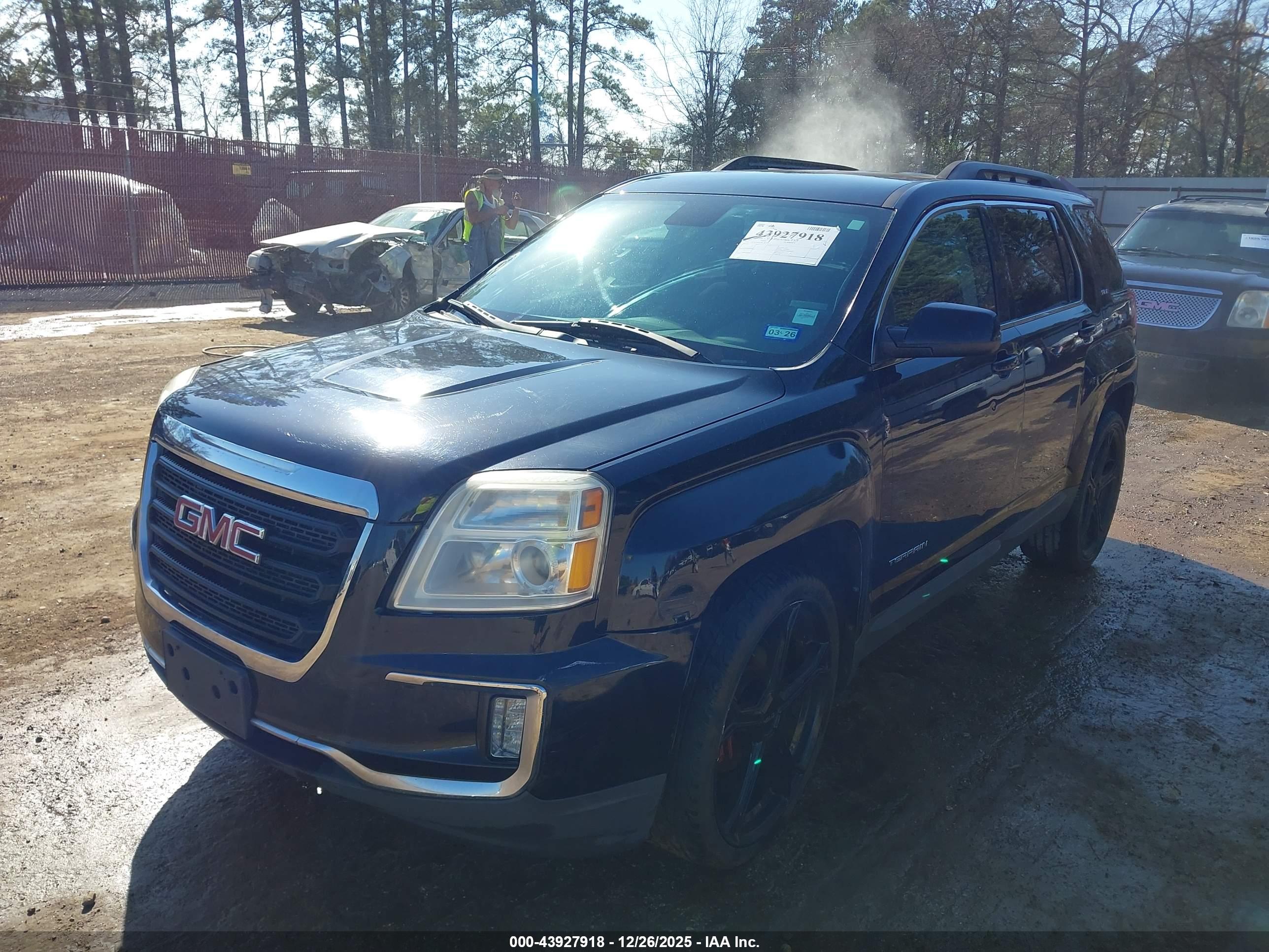 GMC TERRAIN image 2