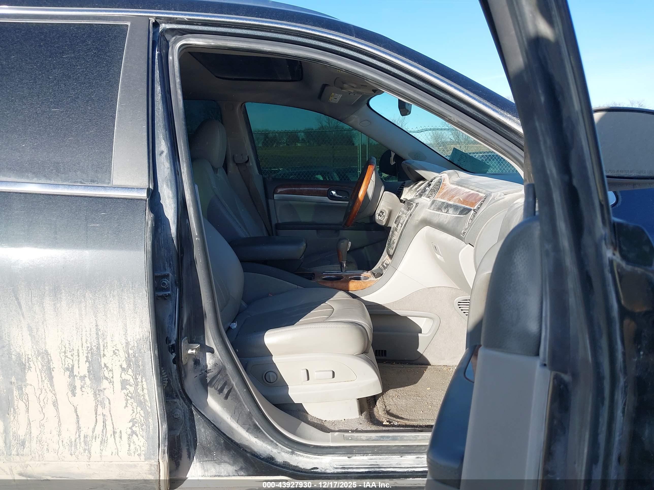 BUICK ENCLAVE image 5