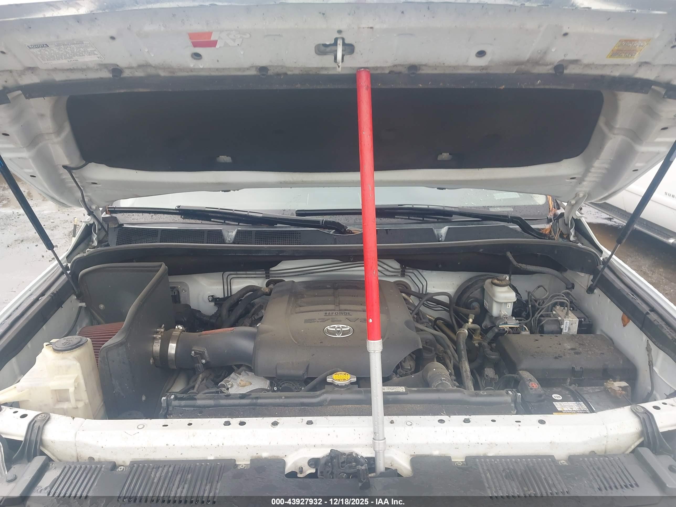 TOYOTA TUNDRA image 10