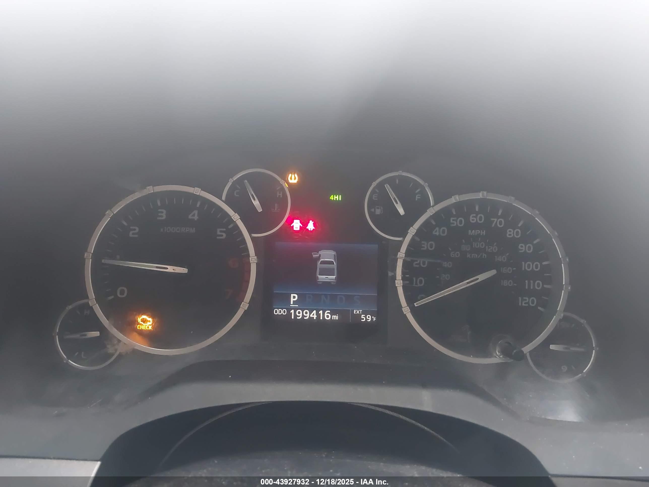 TOYOTA TUNDRA image 7