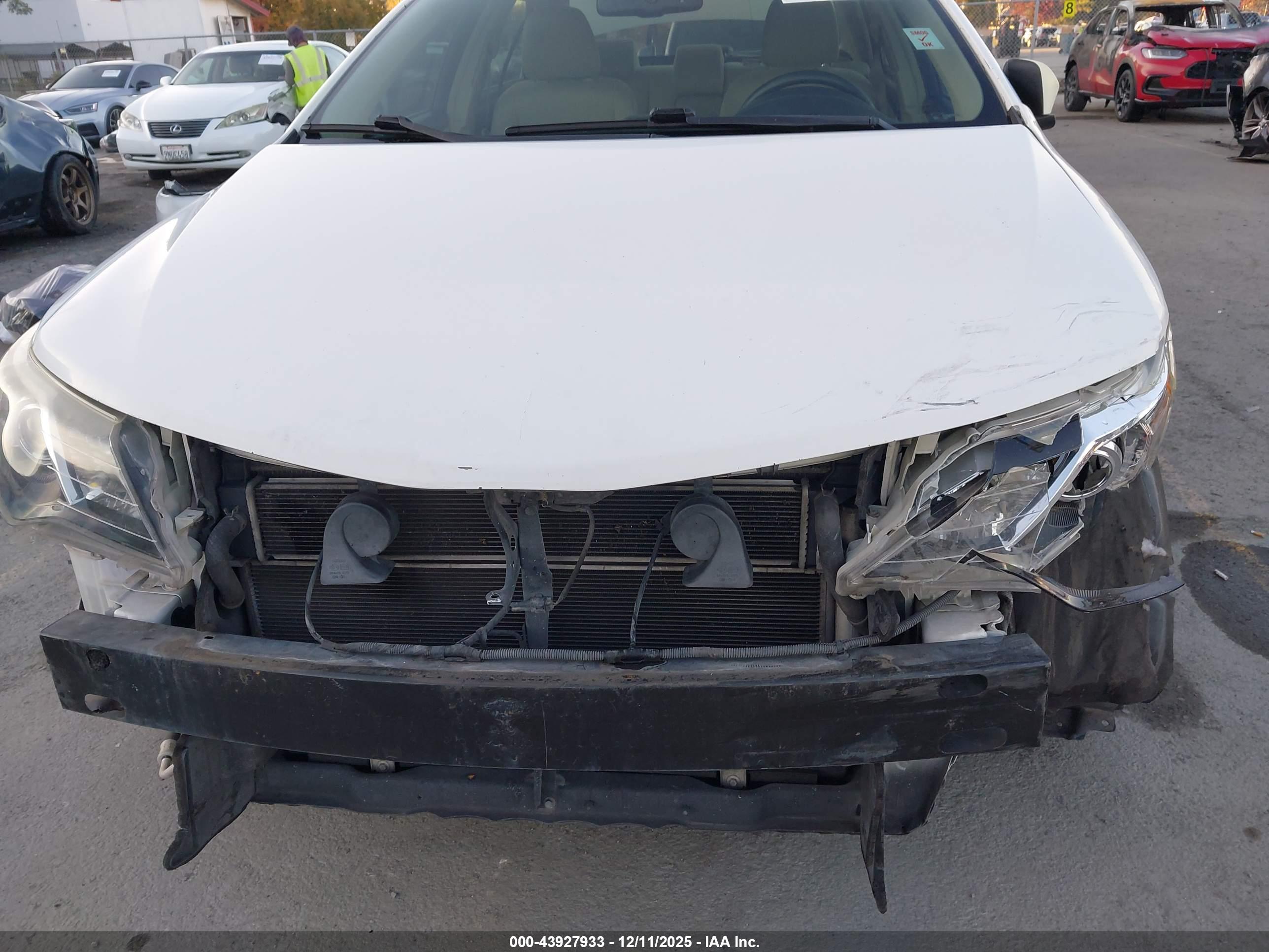 TOYOTA CAMRY image 6