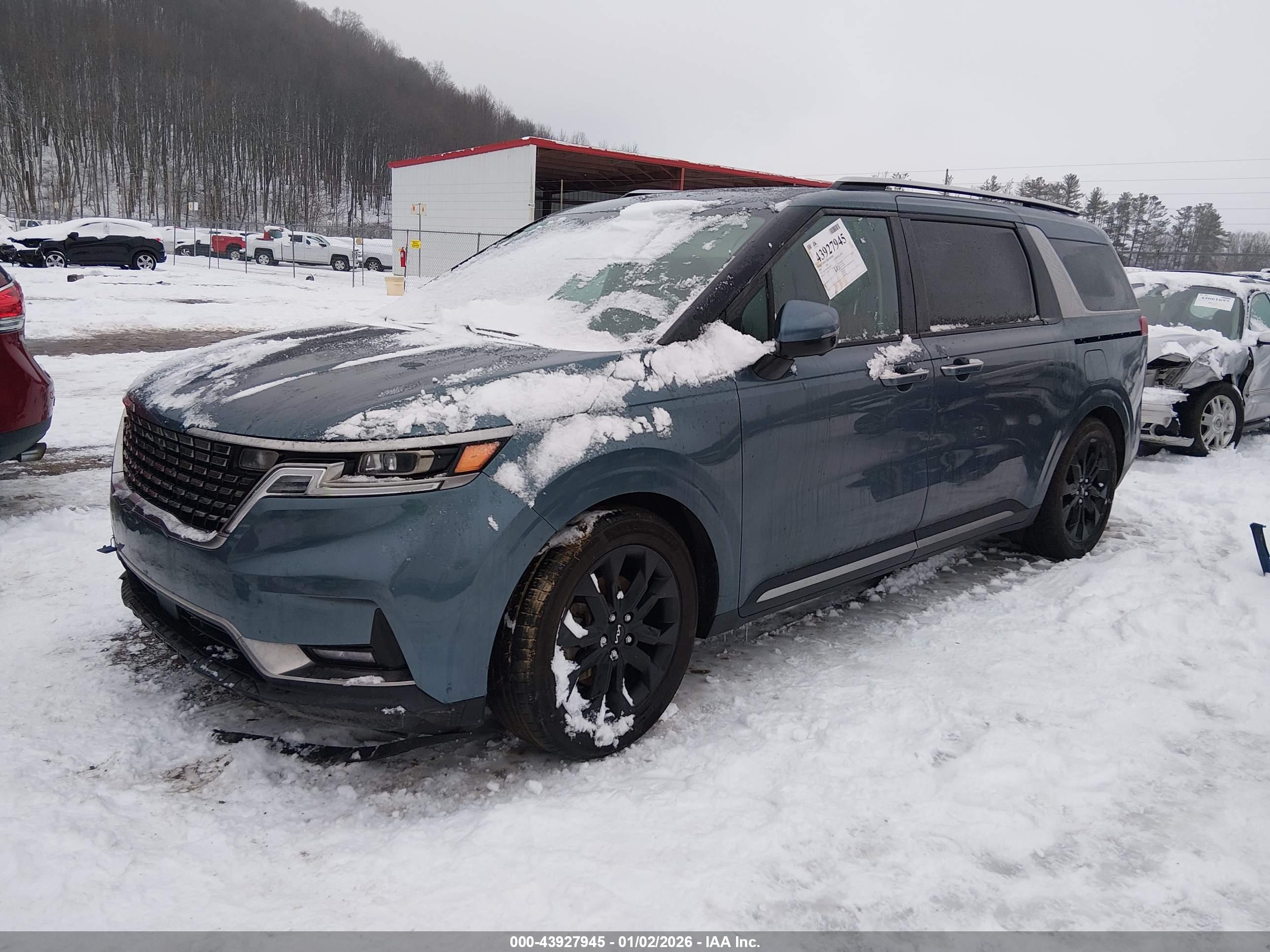 KIA CARNIVAL image 2